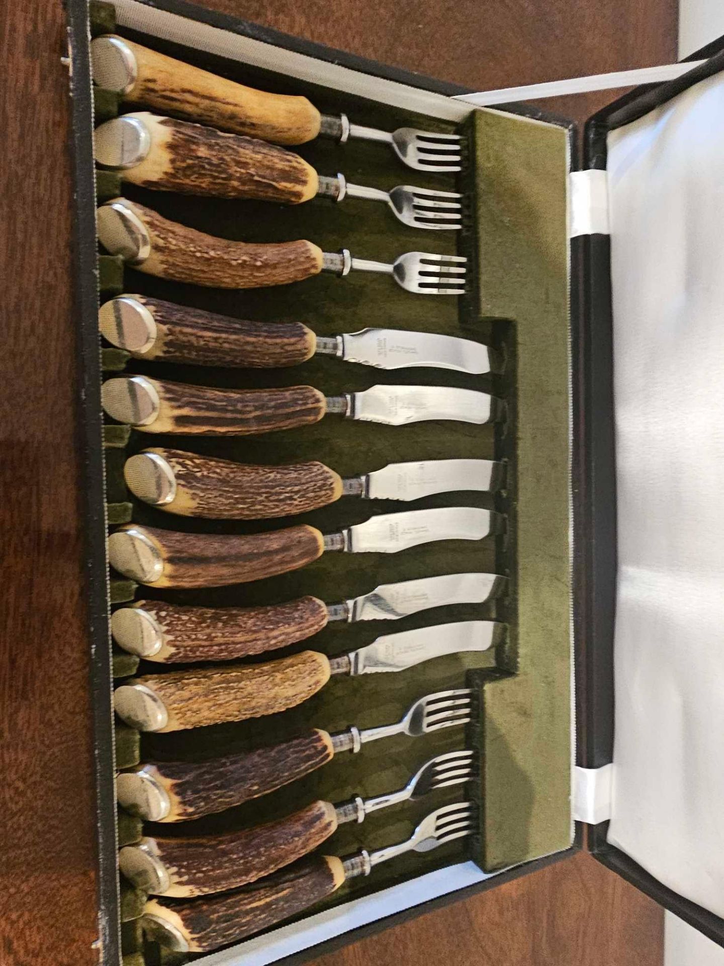 Samuel Peace Sheffield For Harrods Cased Steak Carving Set Of Six Knives And Forks Stainless Steel - Image 3 of 4