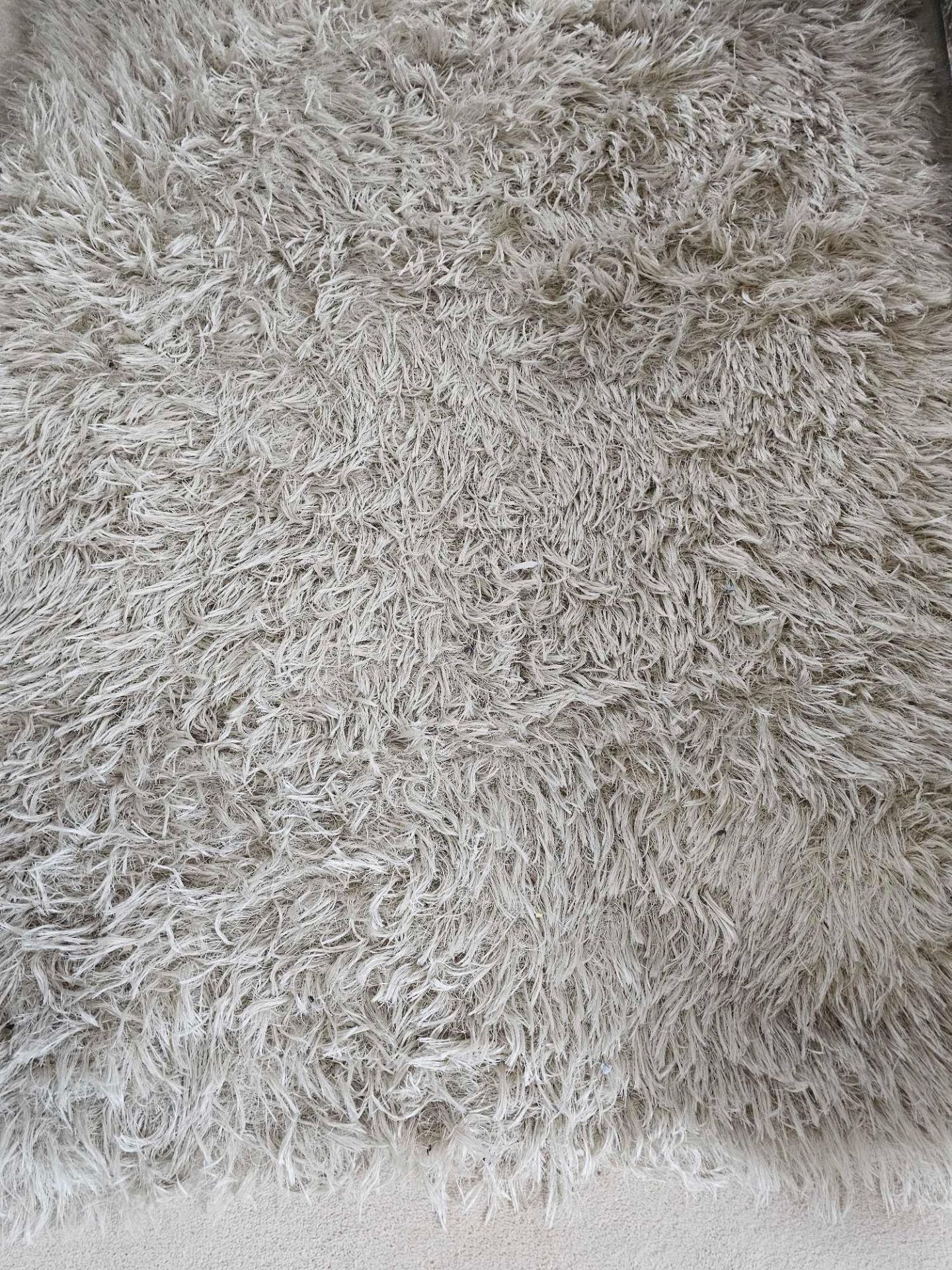 A Glitz Soft Pile Polyester Silver Rug 118 X 120cm - Image 4 of 4