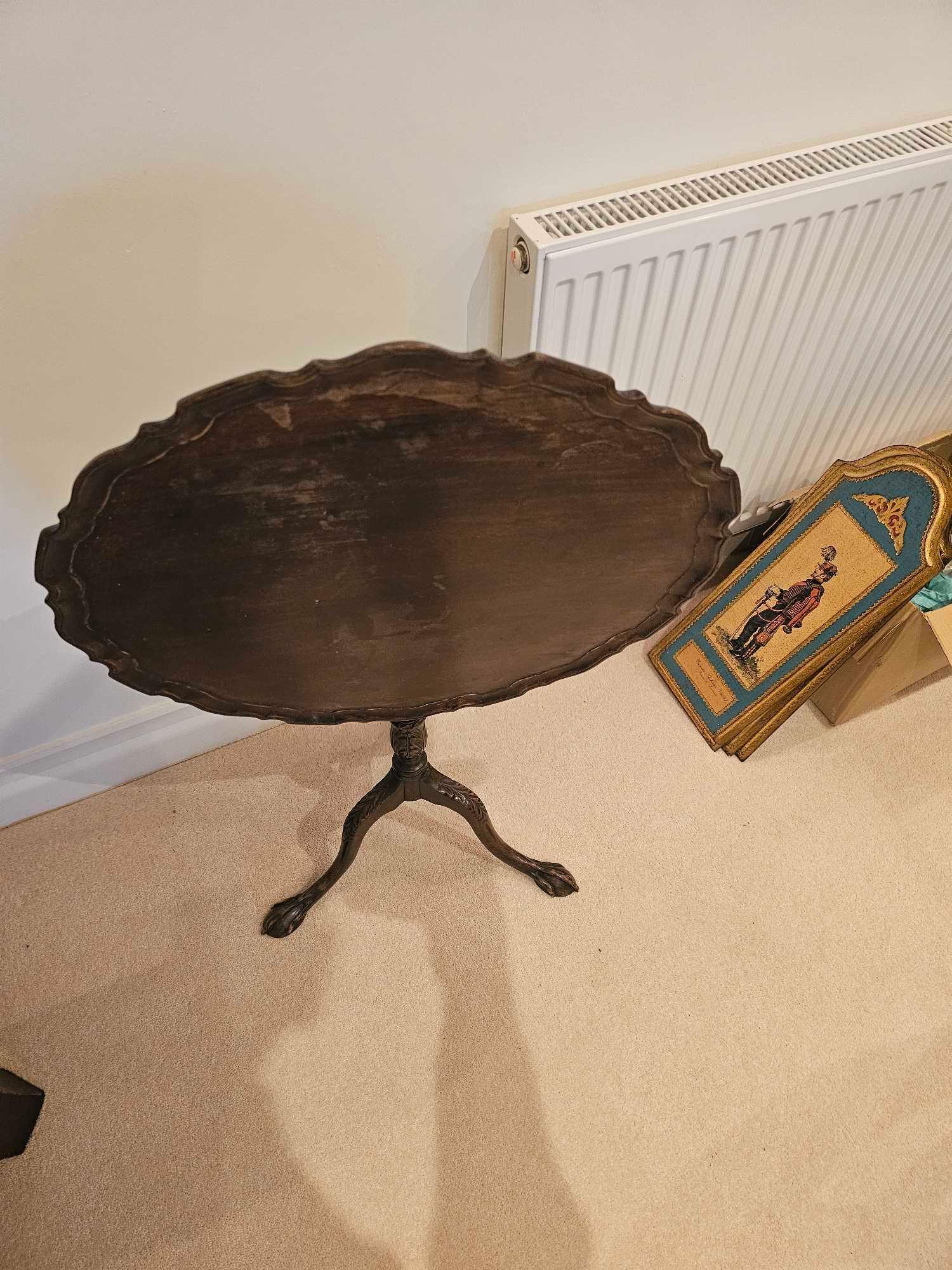 Chippendale Style Mahogany Tilt Top Table A Shaped Pie Crust Edge And Sits On A Well Turned Baluster - Image 7 of 7