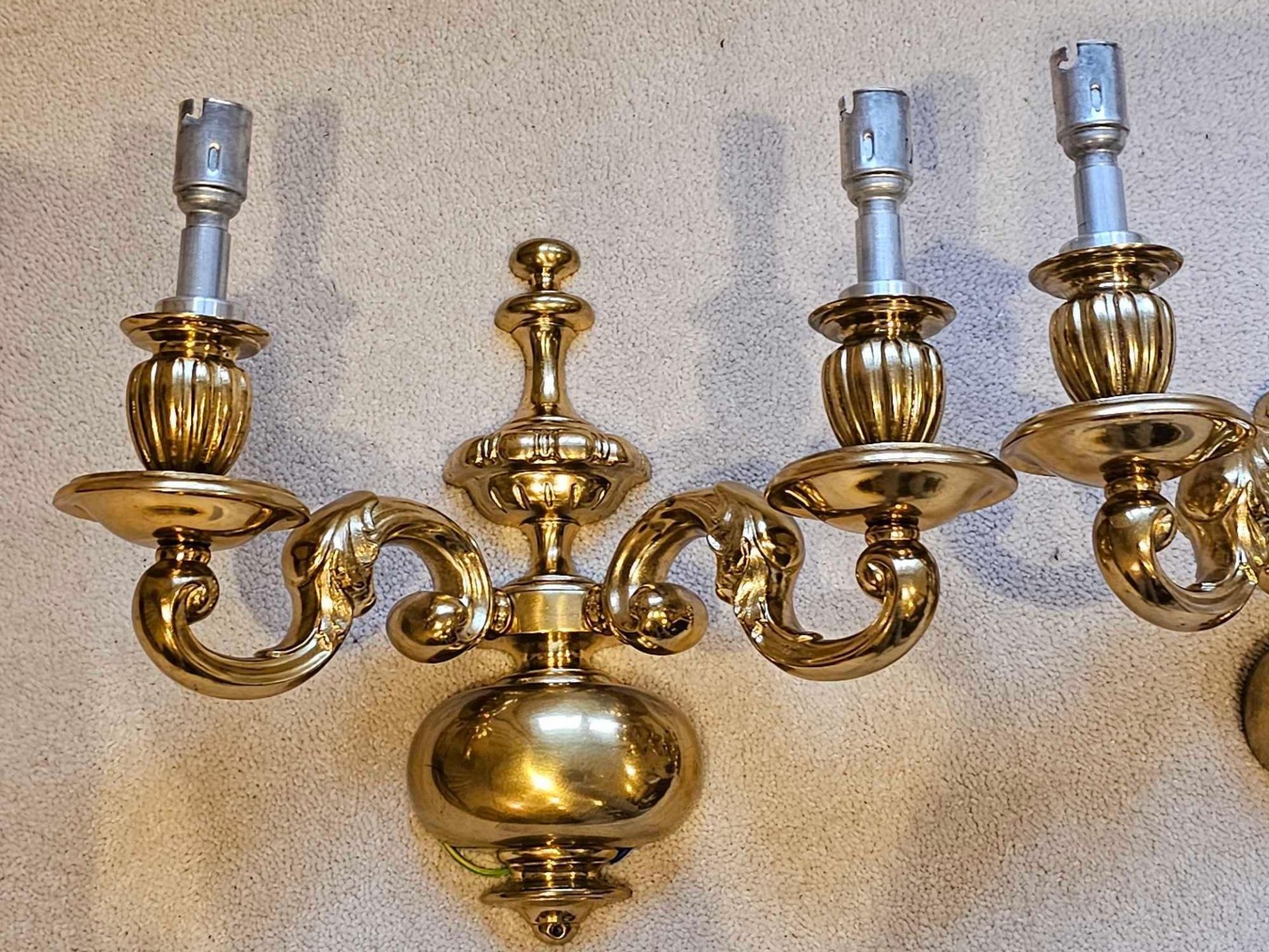 A Pair Dernier & Hamlyn Bespoke Lighting Twin Arm Wall Sconces Finished In Lacquered Gilt In The - Image 4 of 4