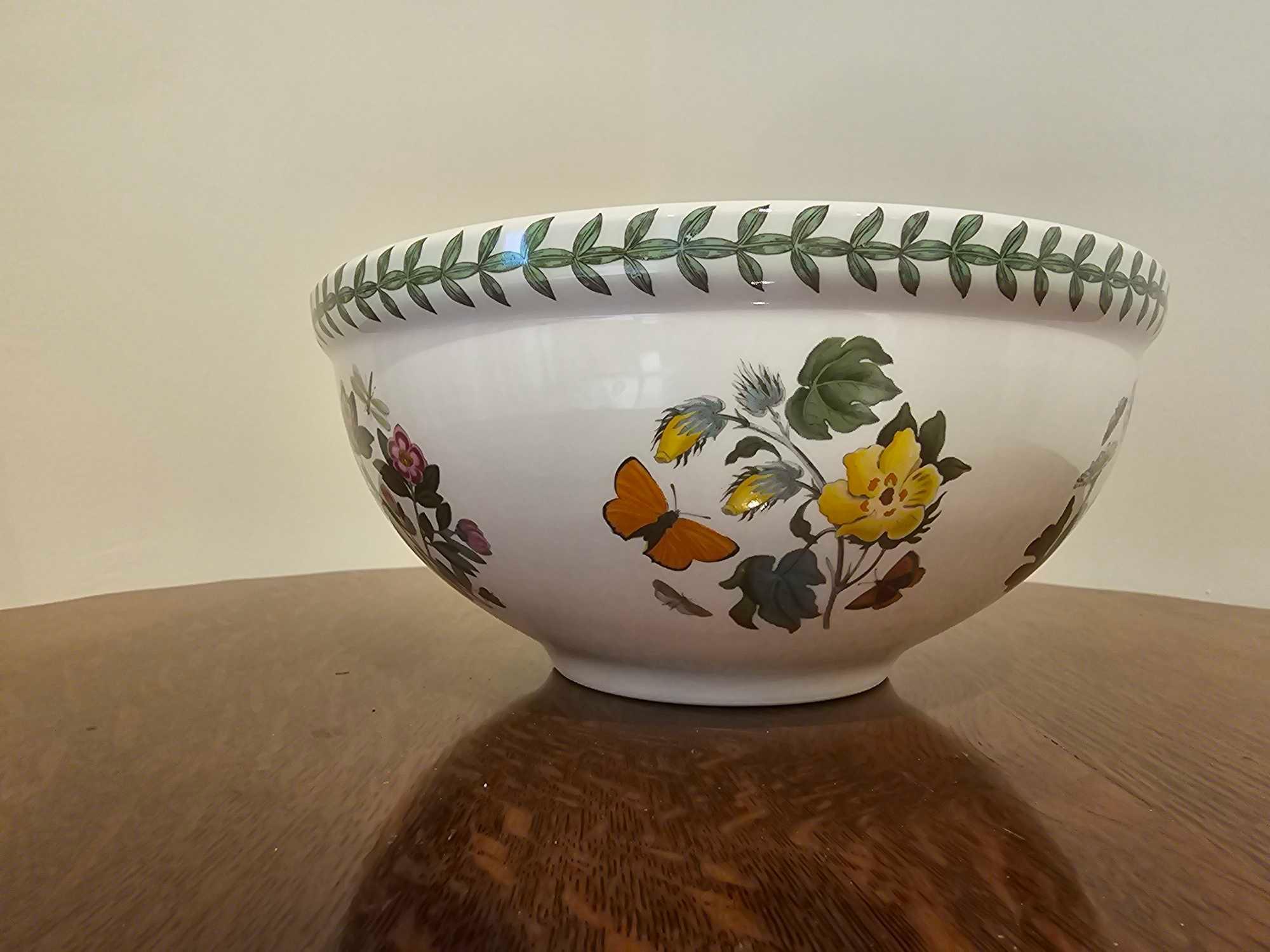 Portmerion Botanic Garden African Diasy Ceramic Bowl 26cm X 14cm The African Daisy Was The First - Image 2 of 6