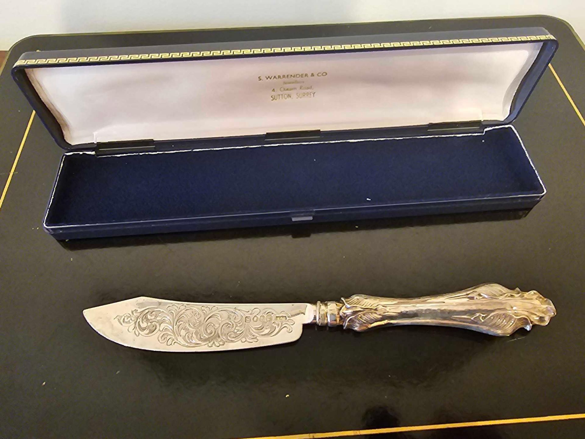 Birmingham 1858 Sterling Silver Fish Knife Assay Marked In Jewellers Case - Bild 2 aus 5