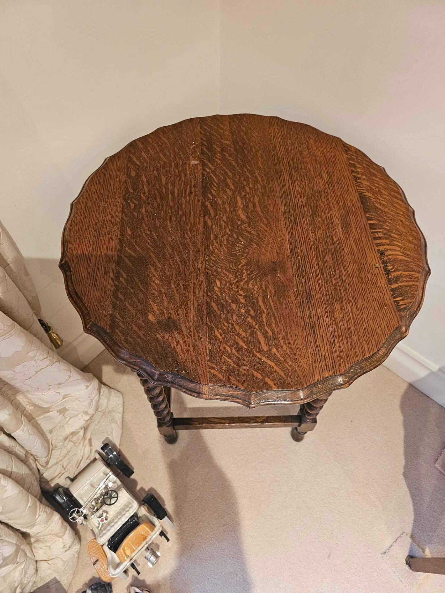 English Dark Oak Occasional Table The Moulded Circular Pie Crust Edge Top Upon Barley Twist Legs - Image 5 of 5