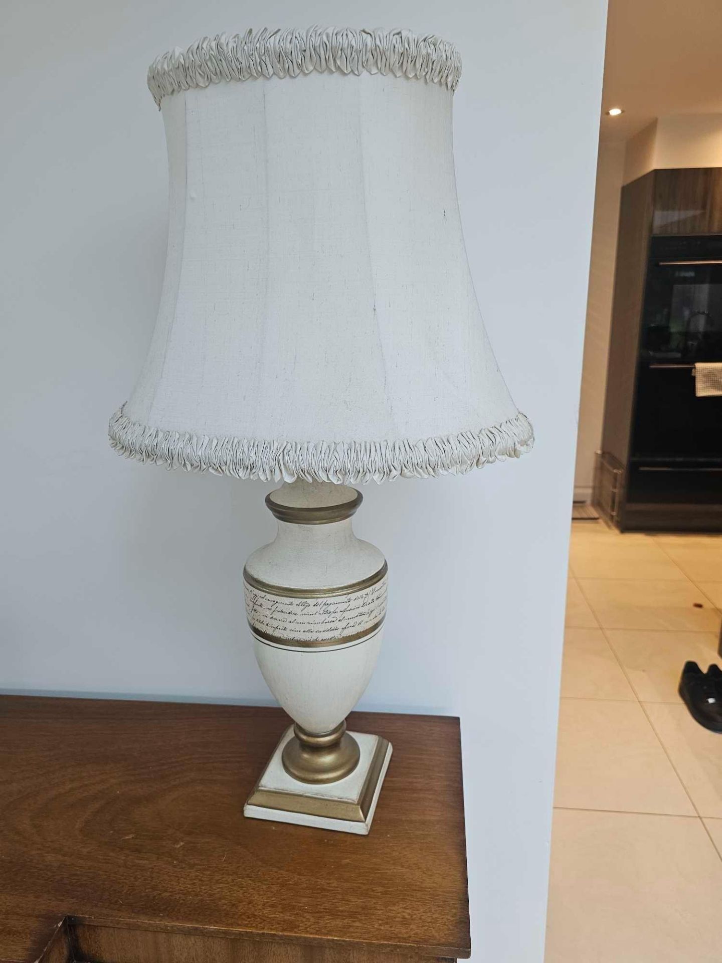 A Pair Of Ceramic Classic Urn Form Table Lamps Cream & Gold Pattern Square Base With Shades 76cm - Image 4 of 4