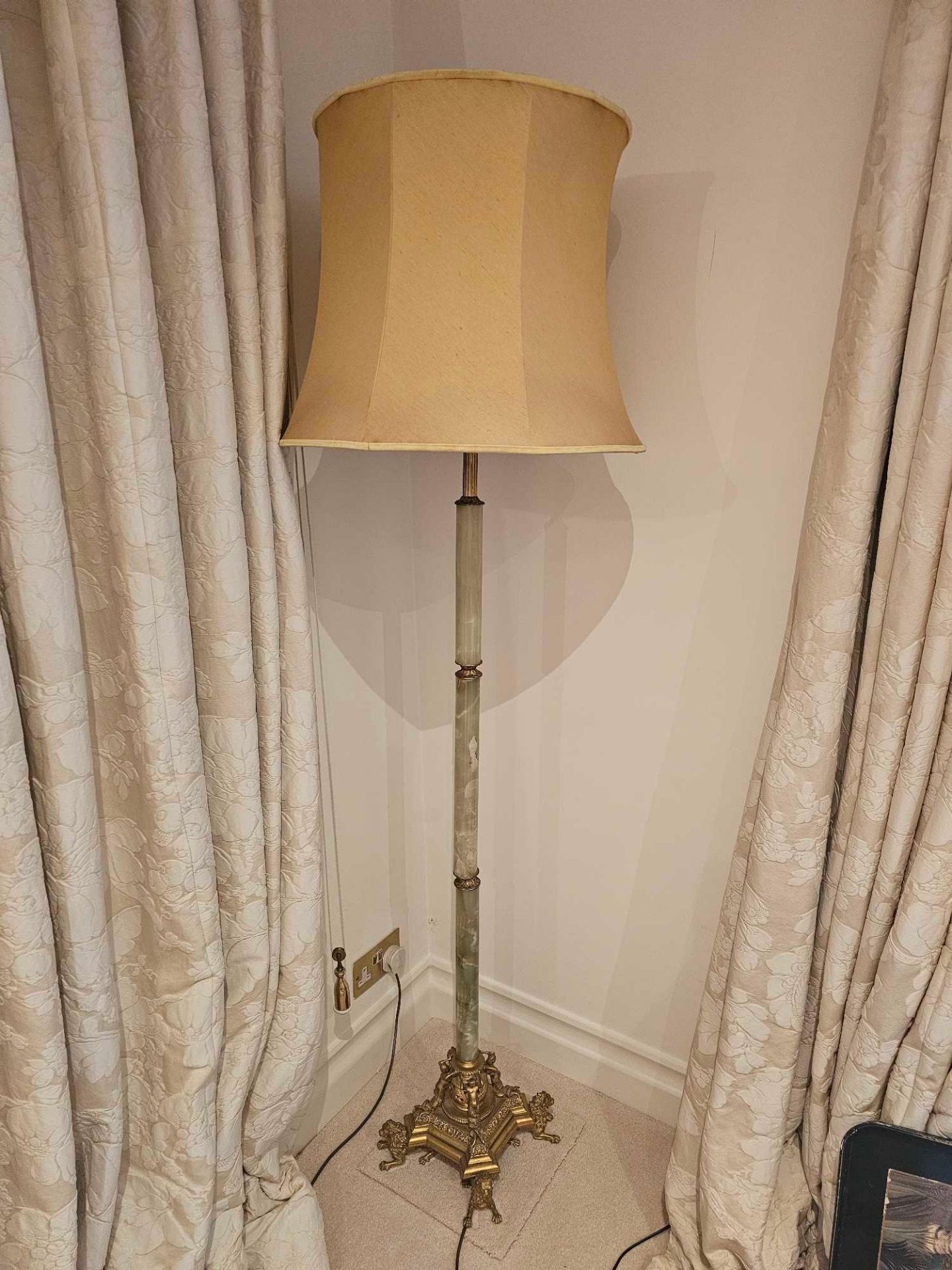 An Edwardian Onyx And Gilt Brass Standard Lamp The Column Form Raised On A Profusely Decorated Brass - Image 2 of 7