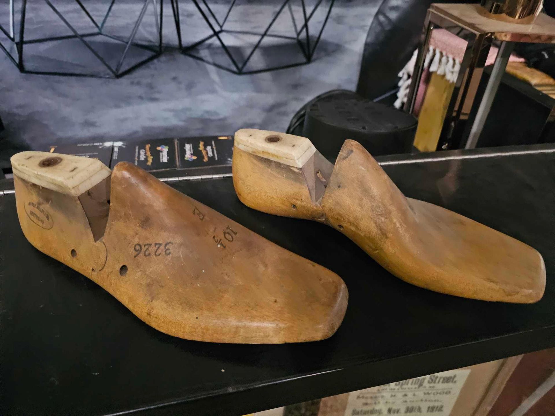 2 x Vintage Mobbs Miller Kettering Wood Shoe Molds Stamped 3226 10.1/2