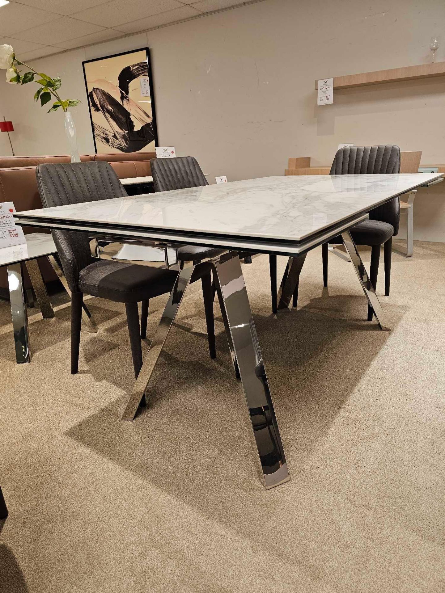 Stromboli Dining Table by Kesterport This glamorous contemporary dining table will add sensational - Bild 8 aus 11