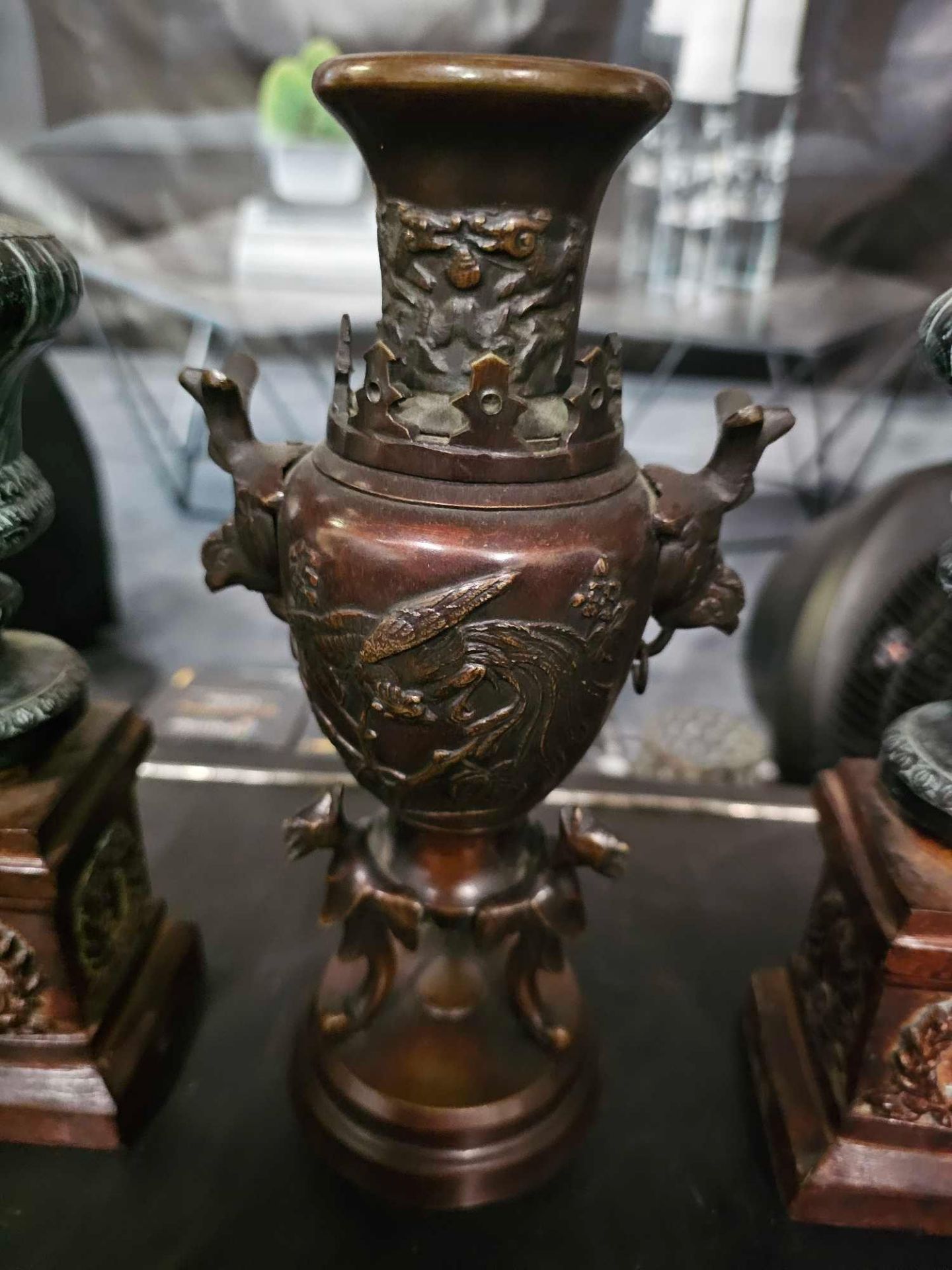 A Pair Of Decorative Empire Style Columns And A Bronzed Incense Vase - Bild 2 aus 4