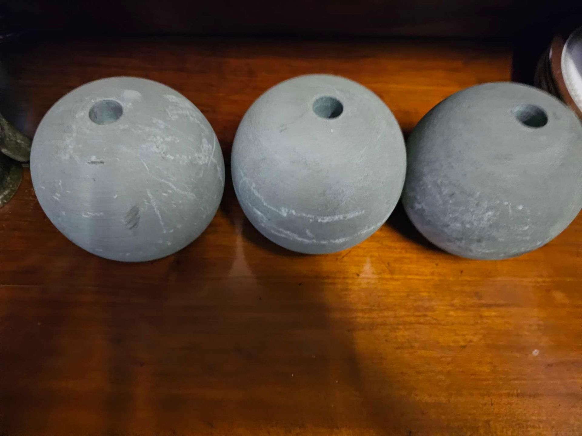 3 x Round Stone Ball Sphere Objets 17cm - Image 2 of 3