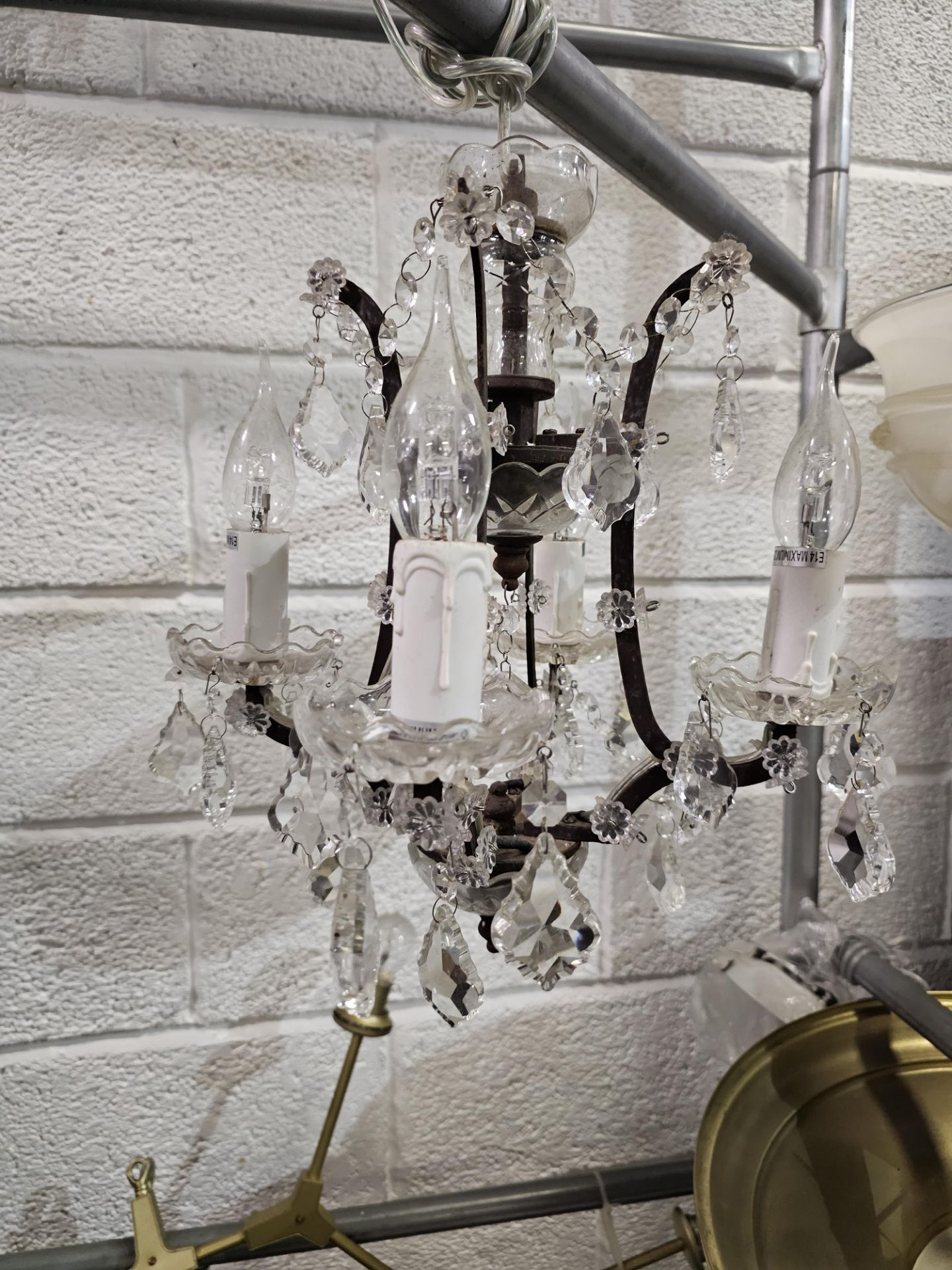 Timothy Oulton Crystal Chandelier Small The Crystal Chandelier collection is inspired by the - Bild 2 aus 5
