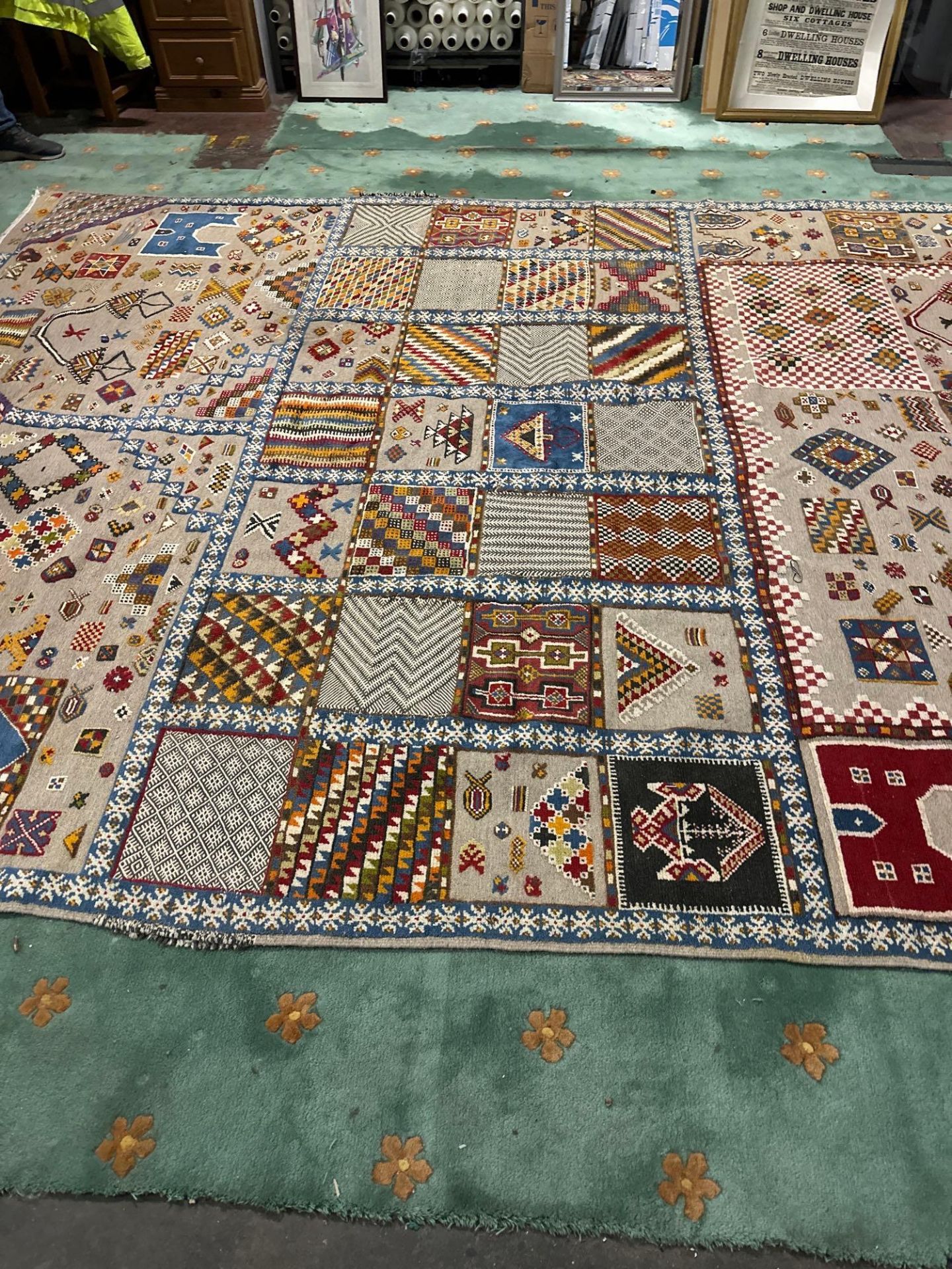 A North African Carpet, Morocco, Wool Pile And Flatweave Mix, On Cotton Foundation .The Grey Field - Bild 3 aus 5