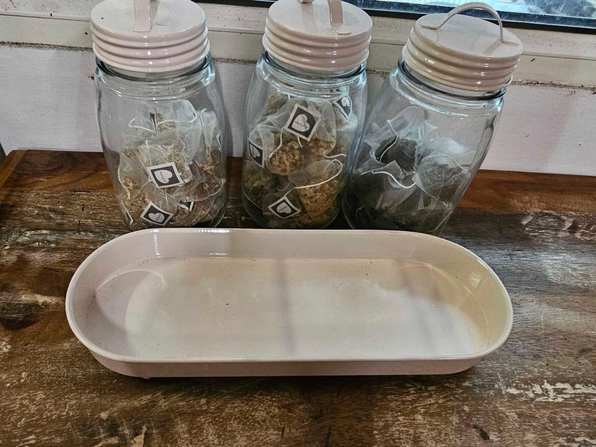 A Set Of 3 x Glass Storage Caddies With Cream Metal Lids And A Similar Tray - Image 3 of 3