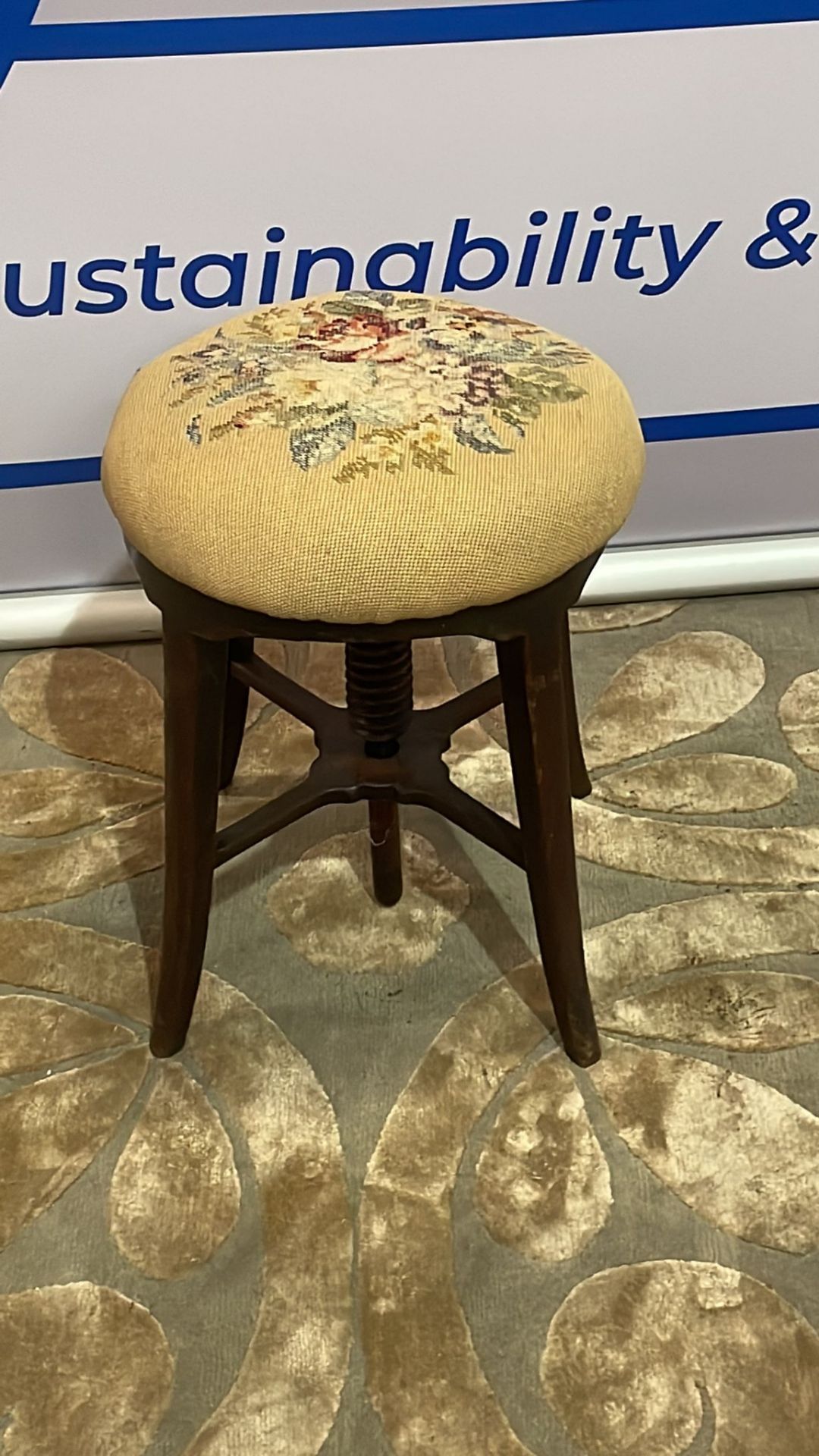 Stool with a Victorian style, finely upholstered with a floral print and filled with high-density - Bild 3 aus 3