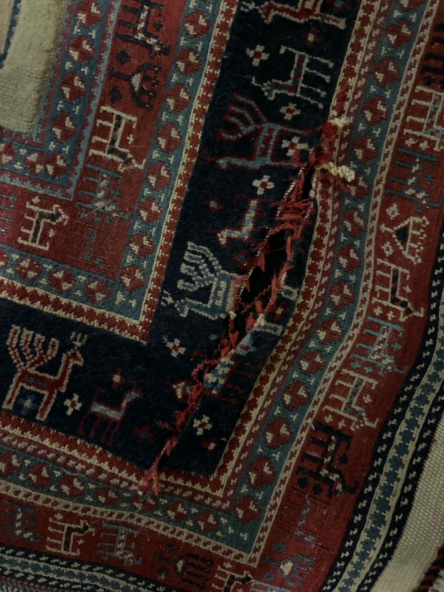 An Iranian Hand Made Wool Souzani Fringed Rug 289 X 204cm - Image 4 of 7