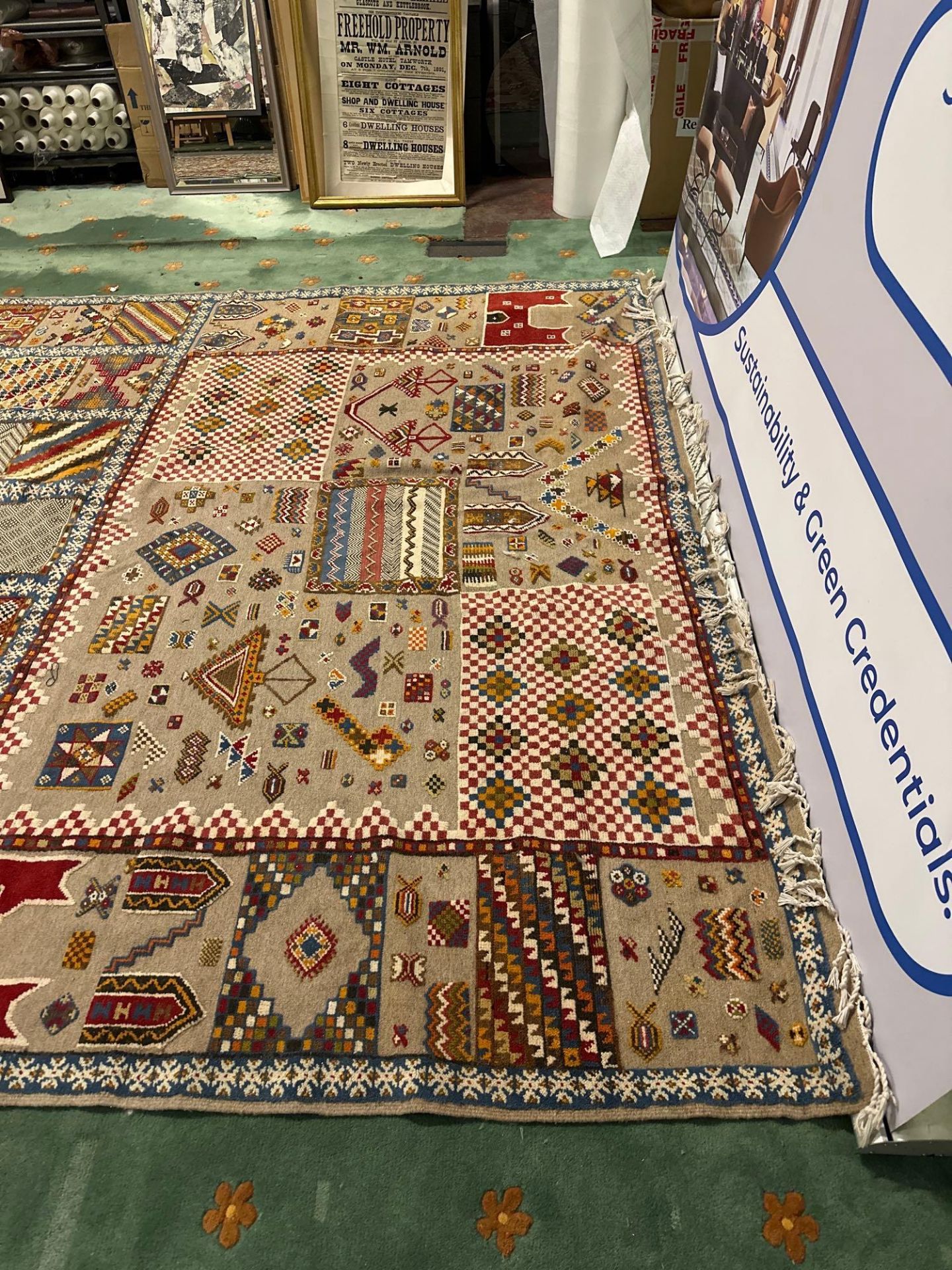 A North African Carpet, Morocco, Wool Pile And Flatweave Mix, On Cotton Foundation .The Grey Field - Bild 2 aus 5