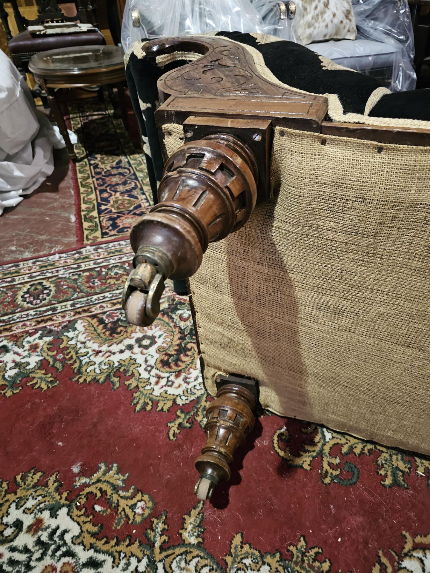 Victorian Walnut Framed Upholstered Daybed or Chaise Lounge Upholstered In A Patterned Jacquard - Image 9 of 9