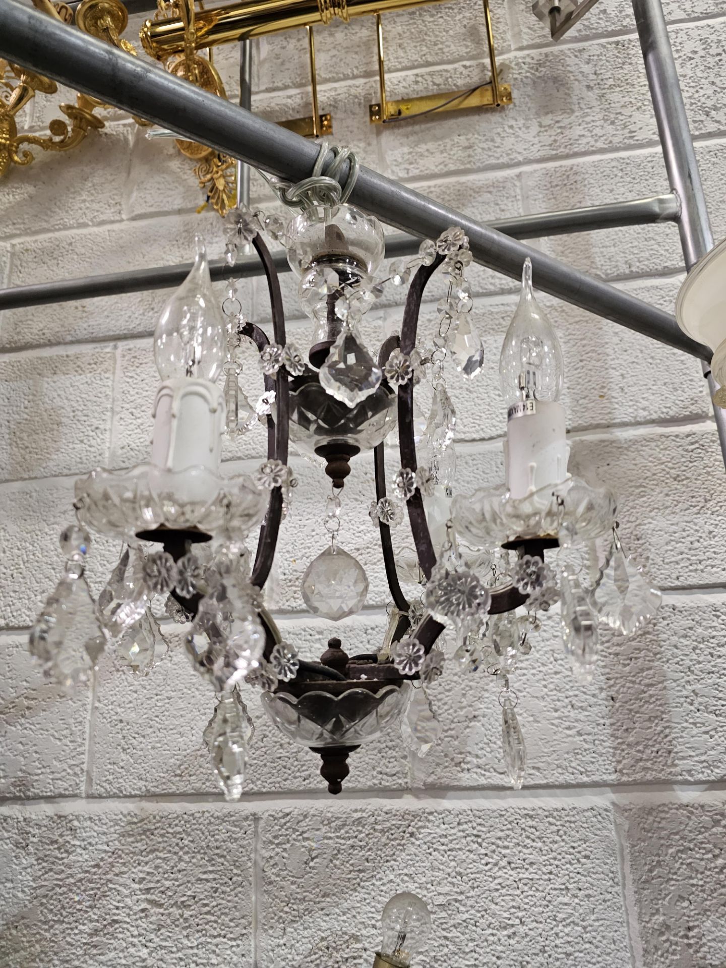 Timothy Oulton Crystal Chandelier Small The Crystal Chandelier collection is inspired by the - Bild 3 aus 5
