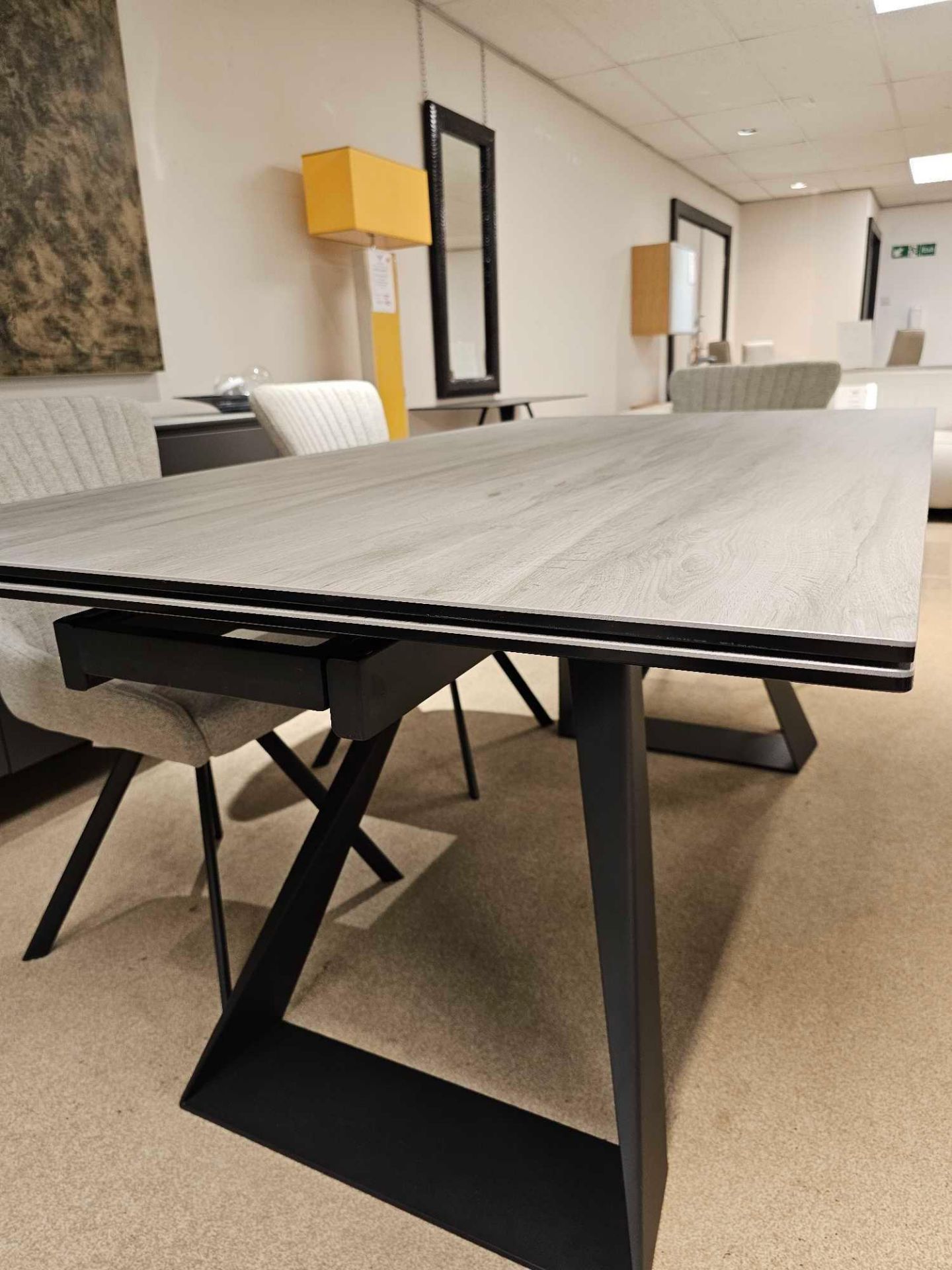 Spartan Dining Table by Kesterport The Spartan Dining Table is part of a sophisticated collection of - Bild 10 aus 12