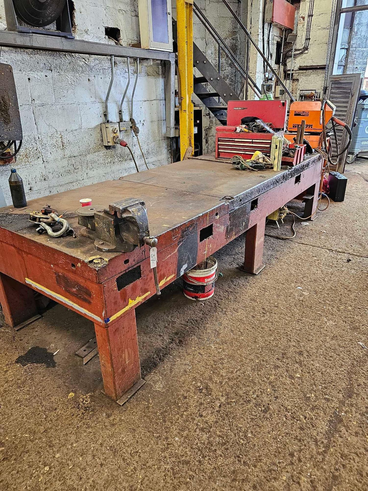 Cast Steel Engineers Marking Out Work Bench 370 x 125 x 88cm Weight 2000kg - Image 2 of 4