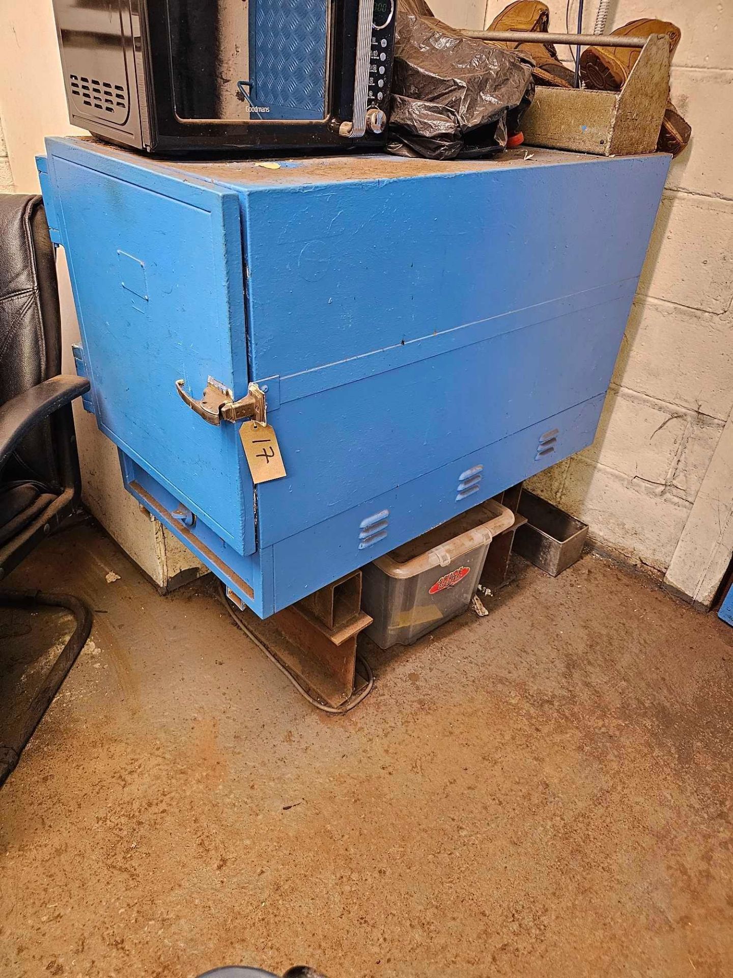 Welding Rod Oven Cabinet Size 106 x 54 x 69cm Complete With Contents - Image 2 of 4