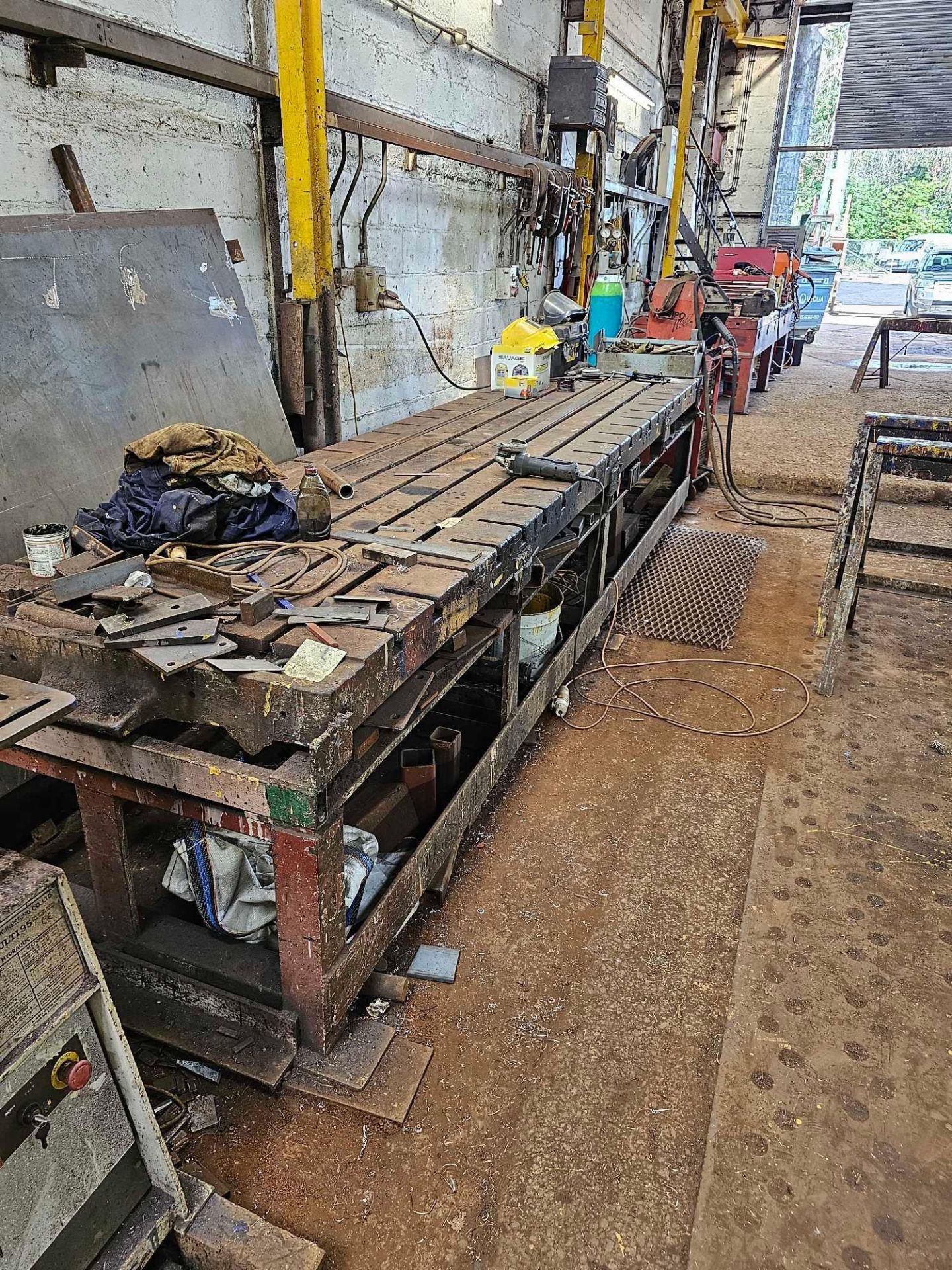 Cast Steel Engineers Marking Out Work Bench 477 x 105 x 86cm Weight 3900kg - Image 2 of 3