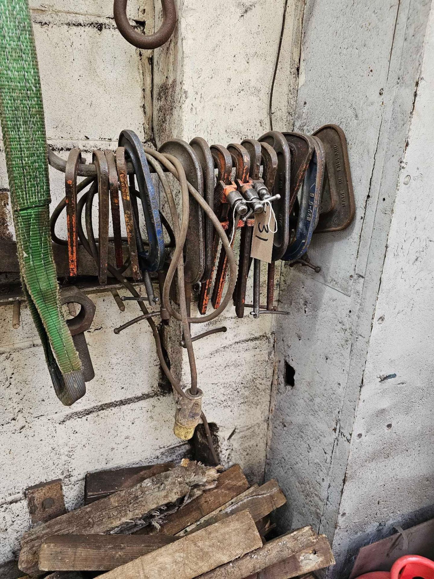 A Large Quanityt Of Heavy Duty G Clamps As Found