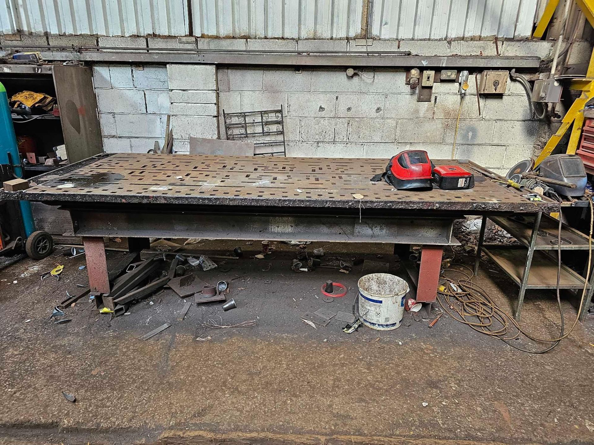 Cast Steel Engineers Marking Out Work Bench 310 x 128 x 91cm Weight 2000kg - Image 4 of 4