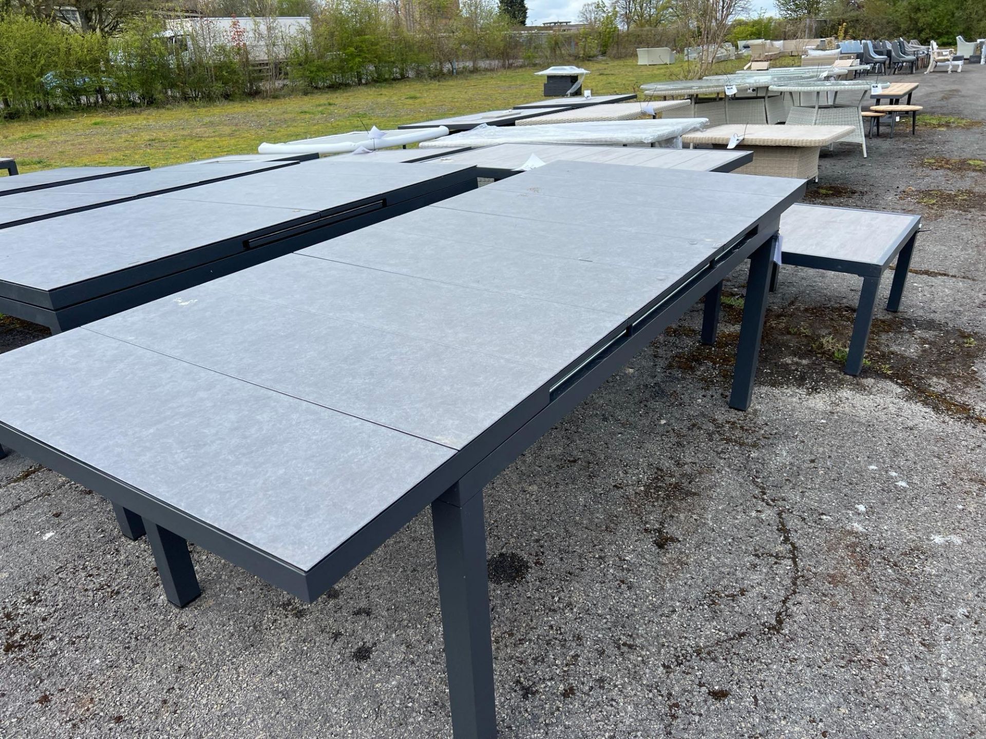 A190 Seville 180/240 x 100cm Rectangle Extending Table with Ceramic Glass Top - Image 3 of 4