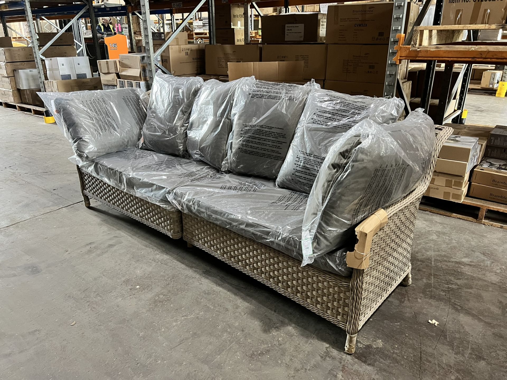 Set A575 Bramblecrest 4 Seat Modular Sofa with Bench - Walnut - Image 3 of 4