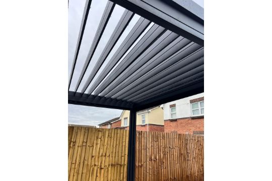 Set A377 3x3m Pergola with Two 3m Screens - Image 4 of 6