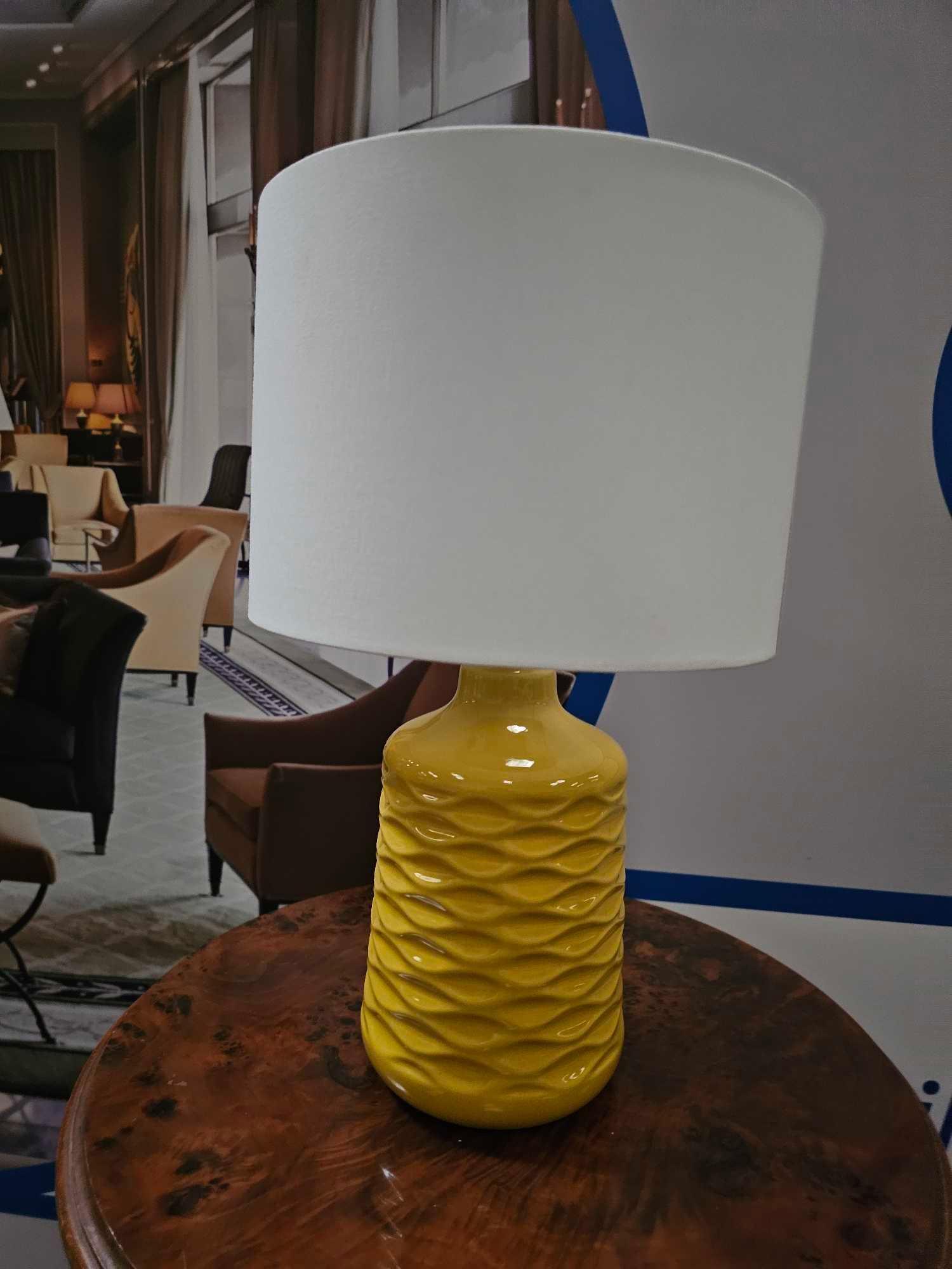 Annie Ceramic Table Lamp Mustard Yellow With A Ceramic Base And Fabric Lampshade, This Table Lamp - Bild 2 aus 3