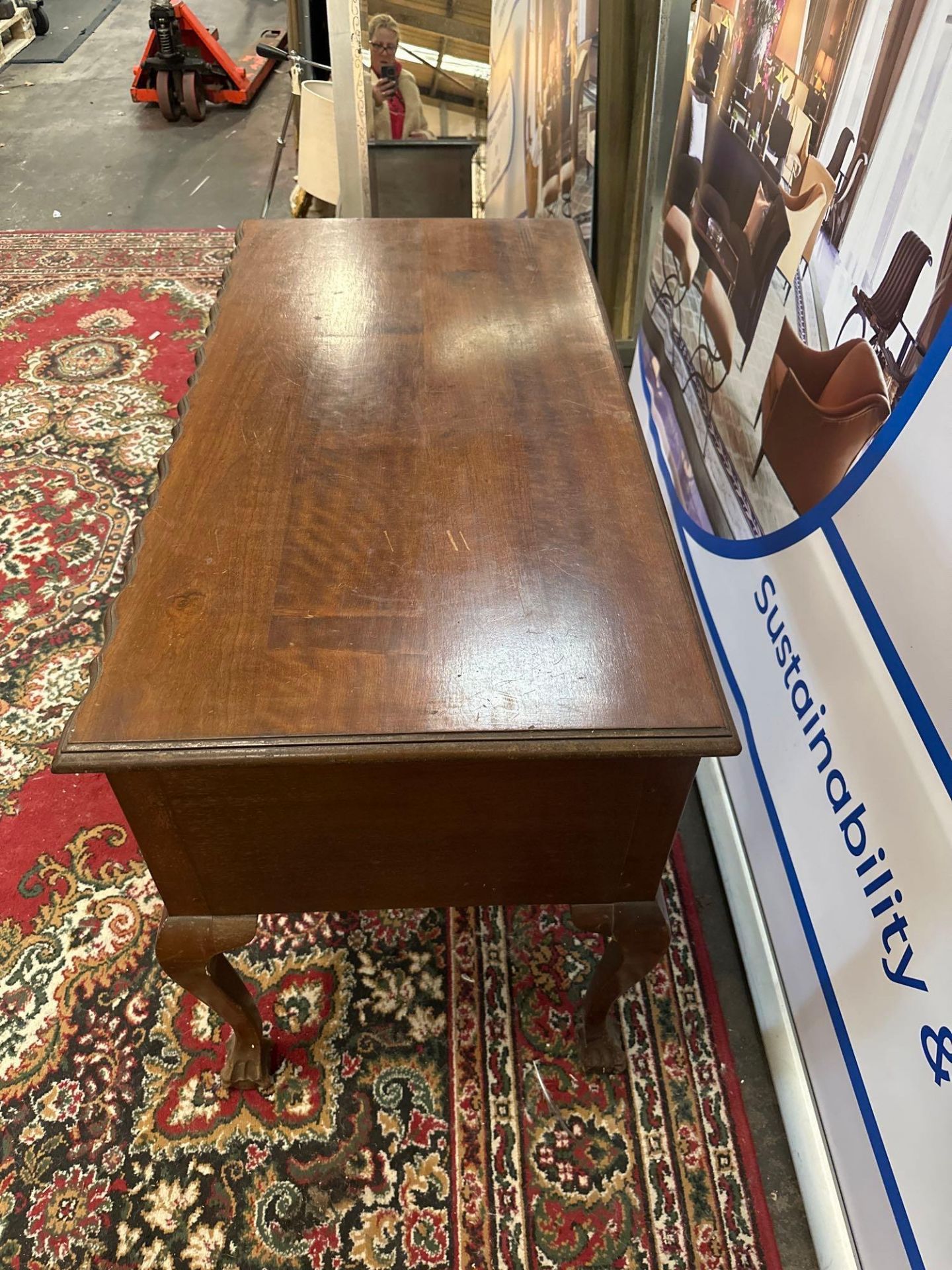 Mcnamee Furniture Durban Mahogany Writing Desk With 5 Drawers, On Curved Legs With Claw And Ball - Image 2 of 10