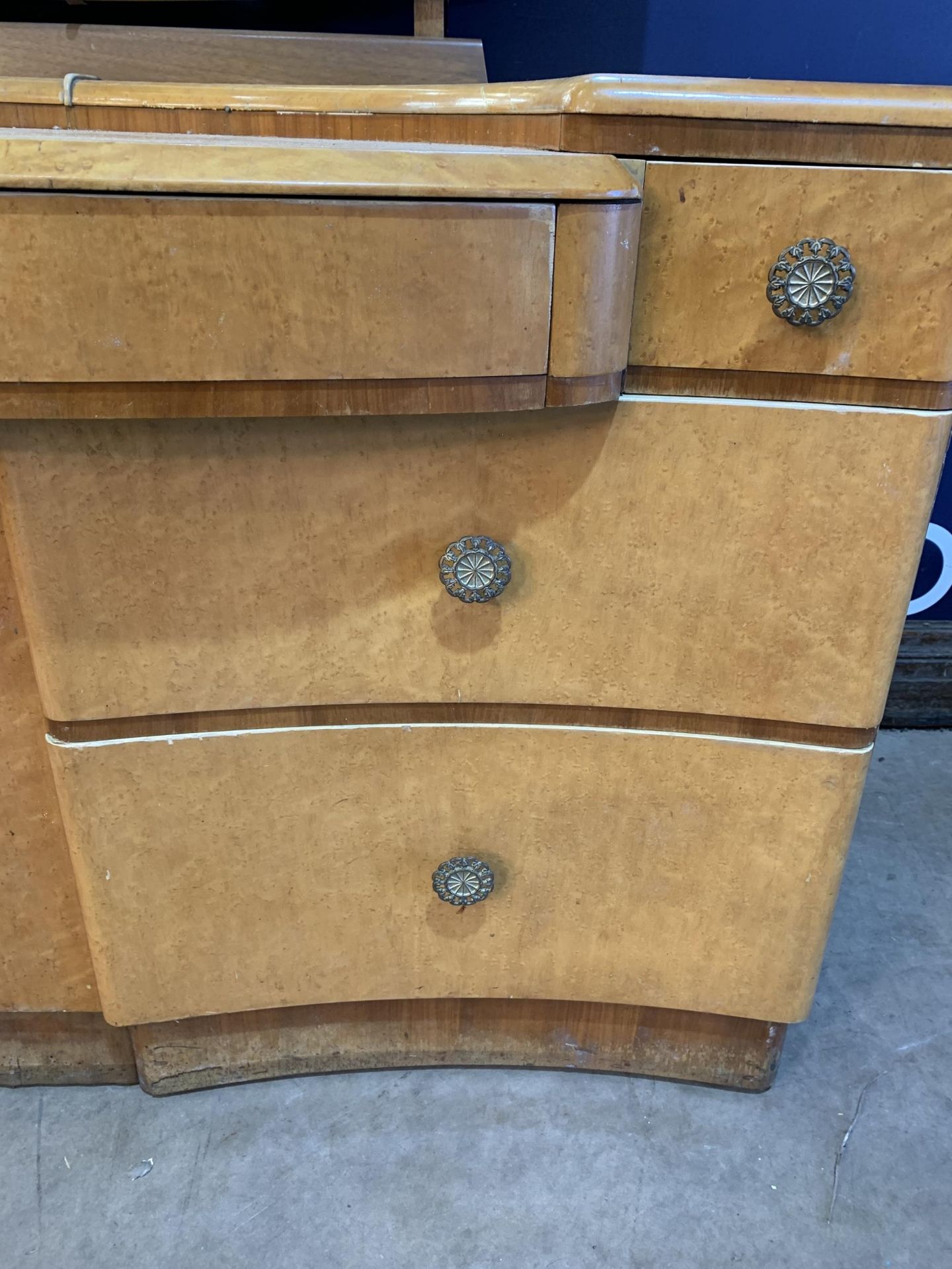 Birds Eye Maple Art Deco Dressing Table With Mirror Crafted From The Finest Birds Eye Maple, This - Image 3 of 4