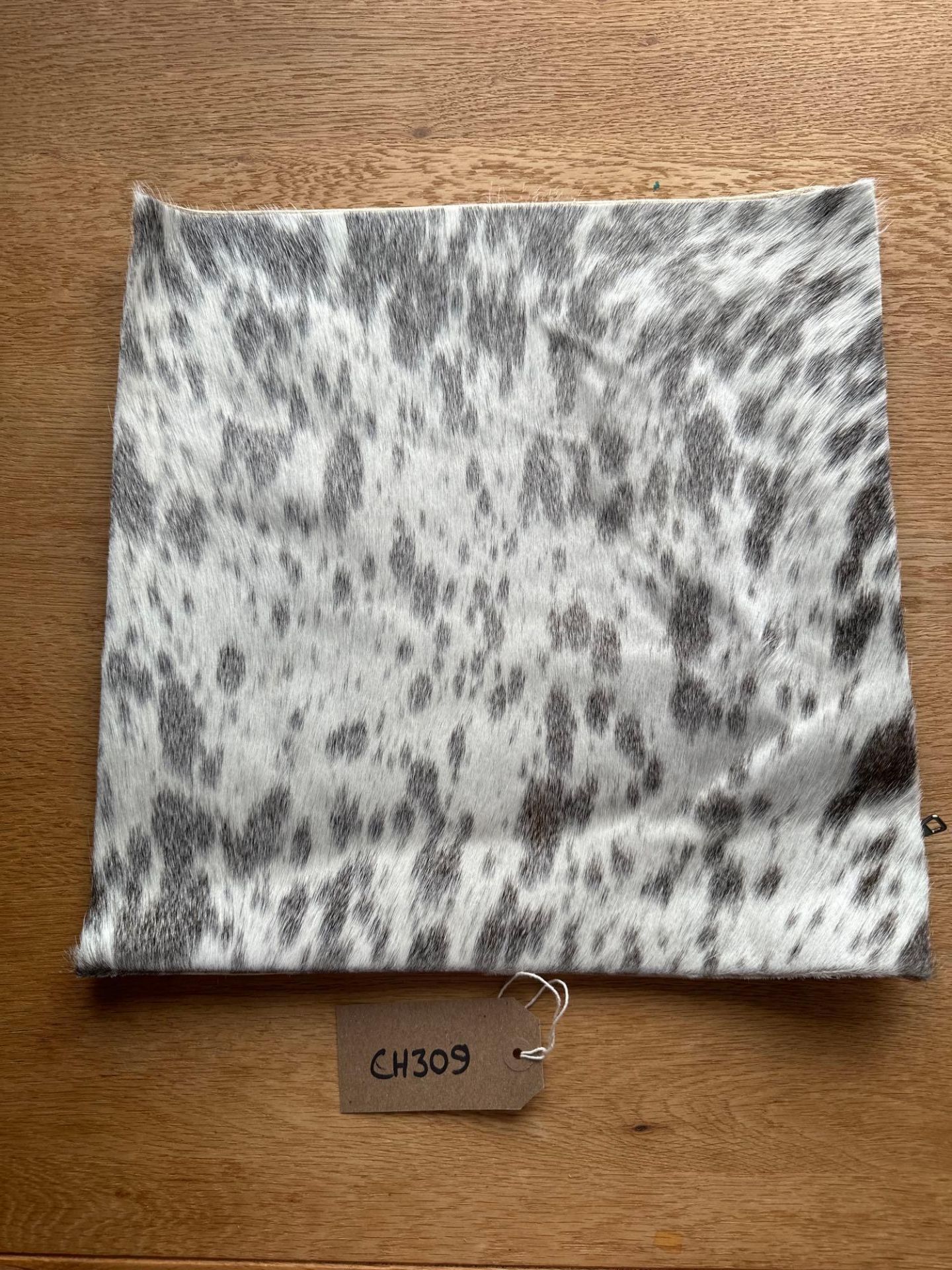 Cowhide Leather Cushion Cover 100% NaturalÂ Cowhide Leather Cushion Is Single-Sided And Rich In