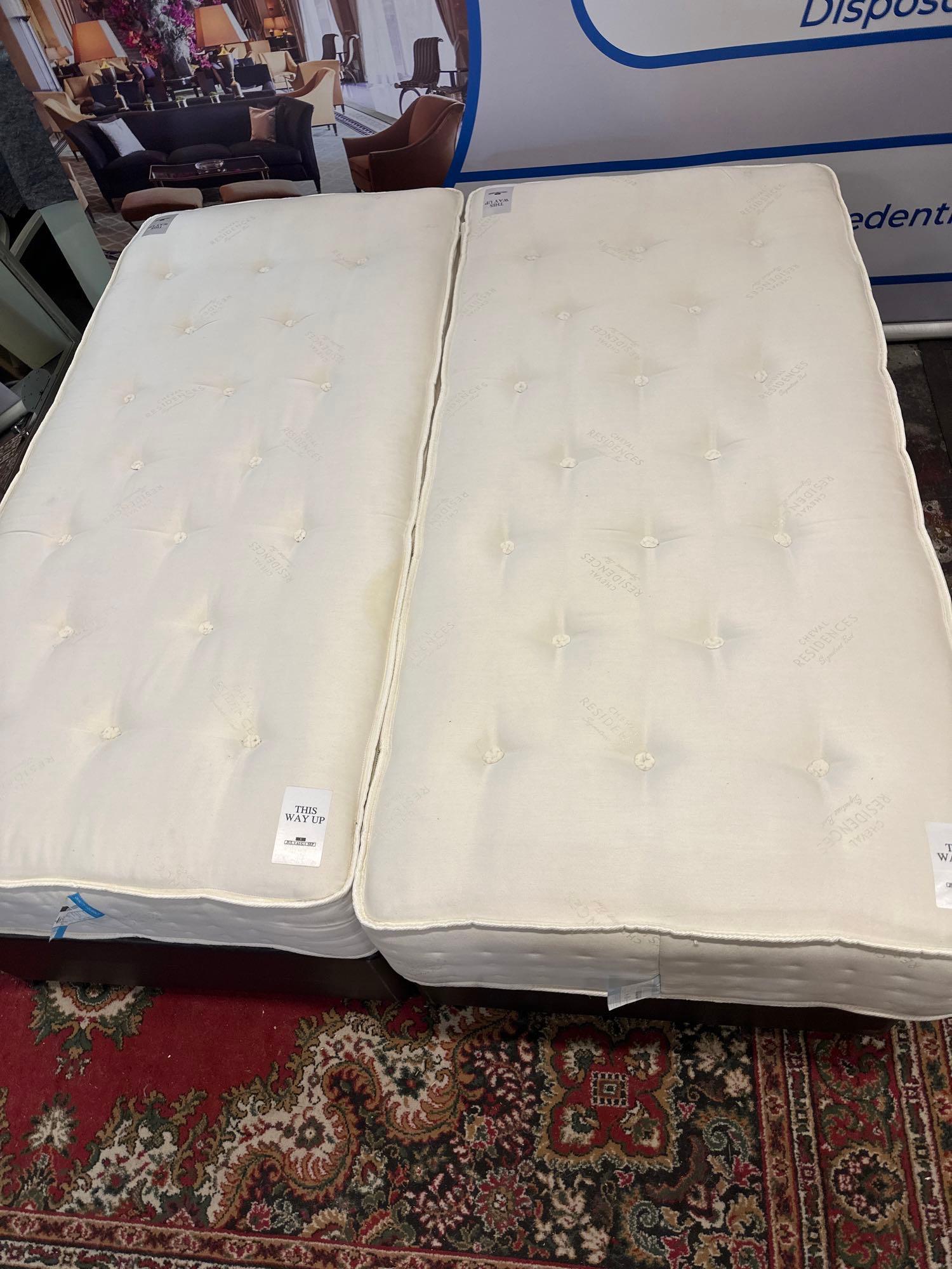 A Super King Divan Bed Set Comprising Of Divan Base And Zip And Link Cheval Sublime Mattress 1300 - Image 3 of 3
