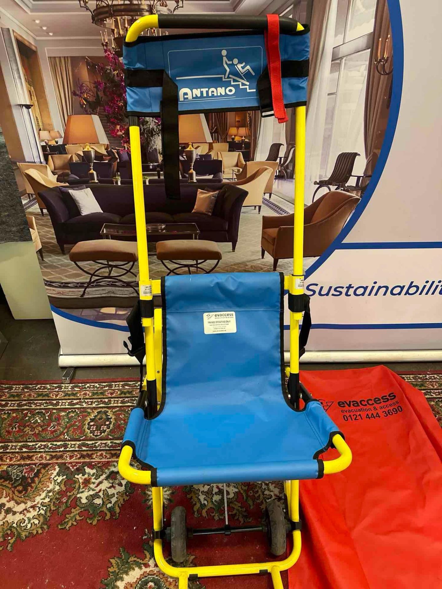 Antano Evacuation Chair With Cover Capacity: 135 Kg ; Weight: 14 Kg ; Dimensions: 138 x 35 x 53 - Image 3 of 5