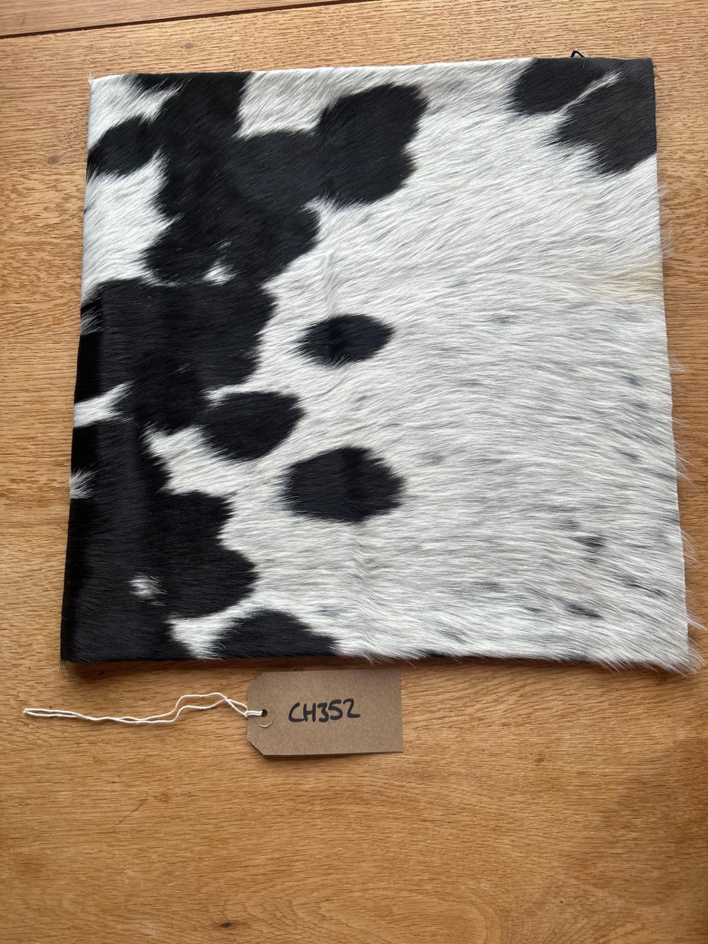 Cowhide Leather Cushion Cover 100% NaturalÂ Cowhide Leather Cushion Is Single-Sided And Rich In