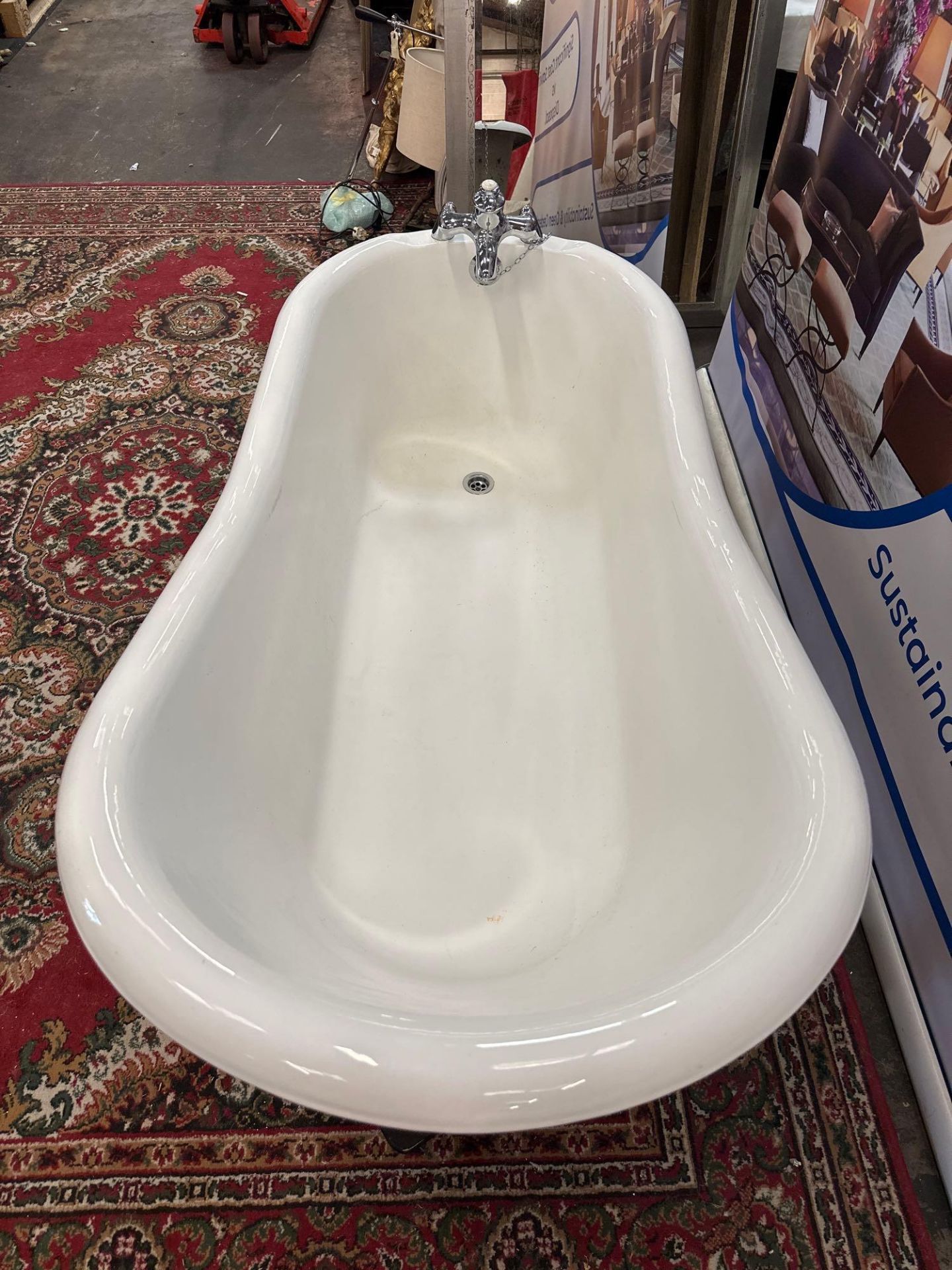 A White Cast Iron Free Standing Roll Top Slipper Bath On Claw And Ball Feet 170 x 57 x 80cm - Image 2 of 9