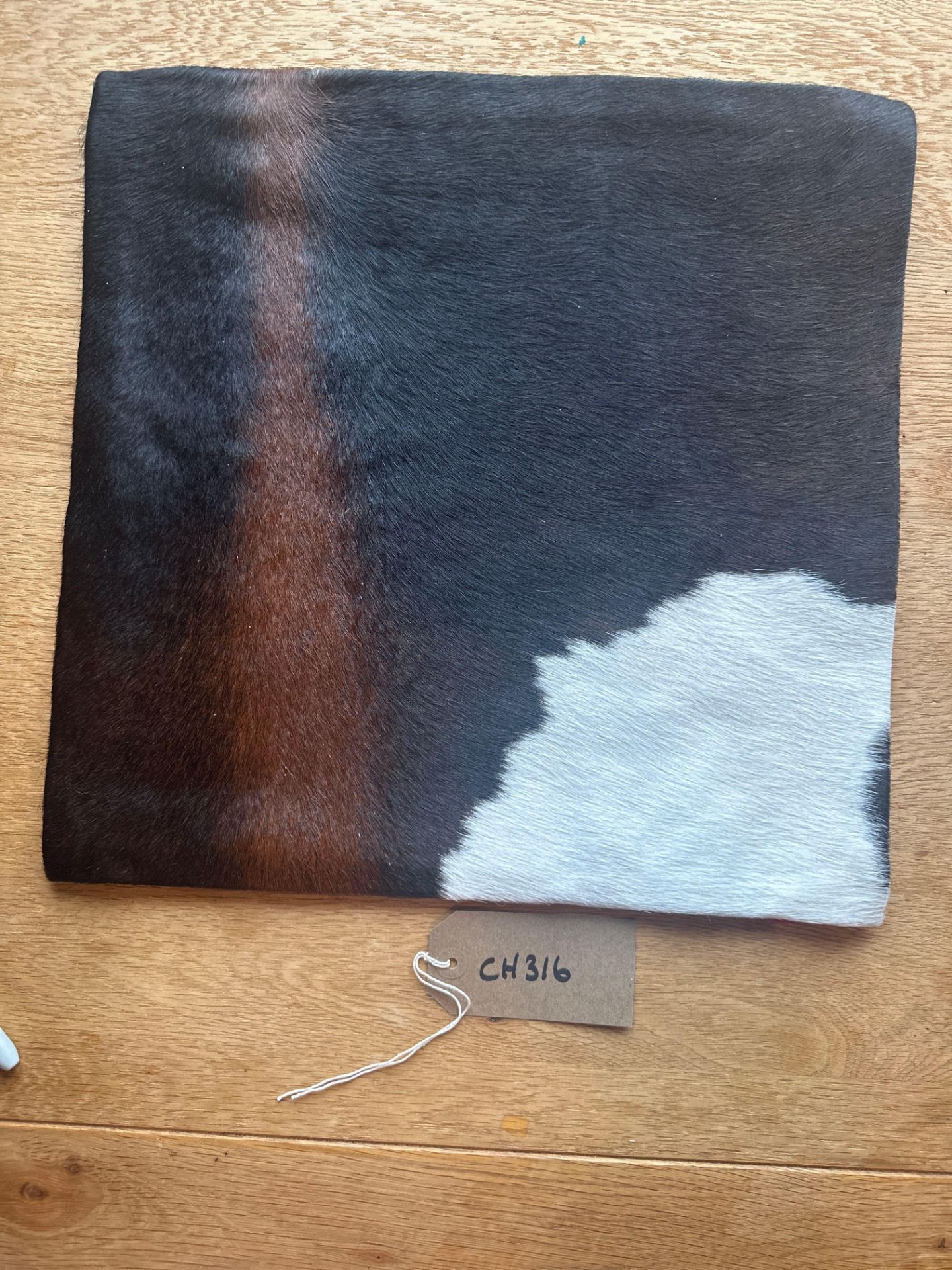 Cowhide Leather Cushion Cover 100% NaturalÂ Cowhide Leather Cushion Is Single-Sided And Rich In