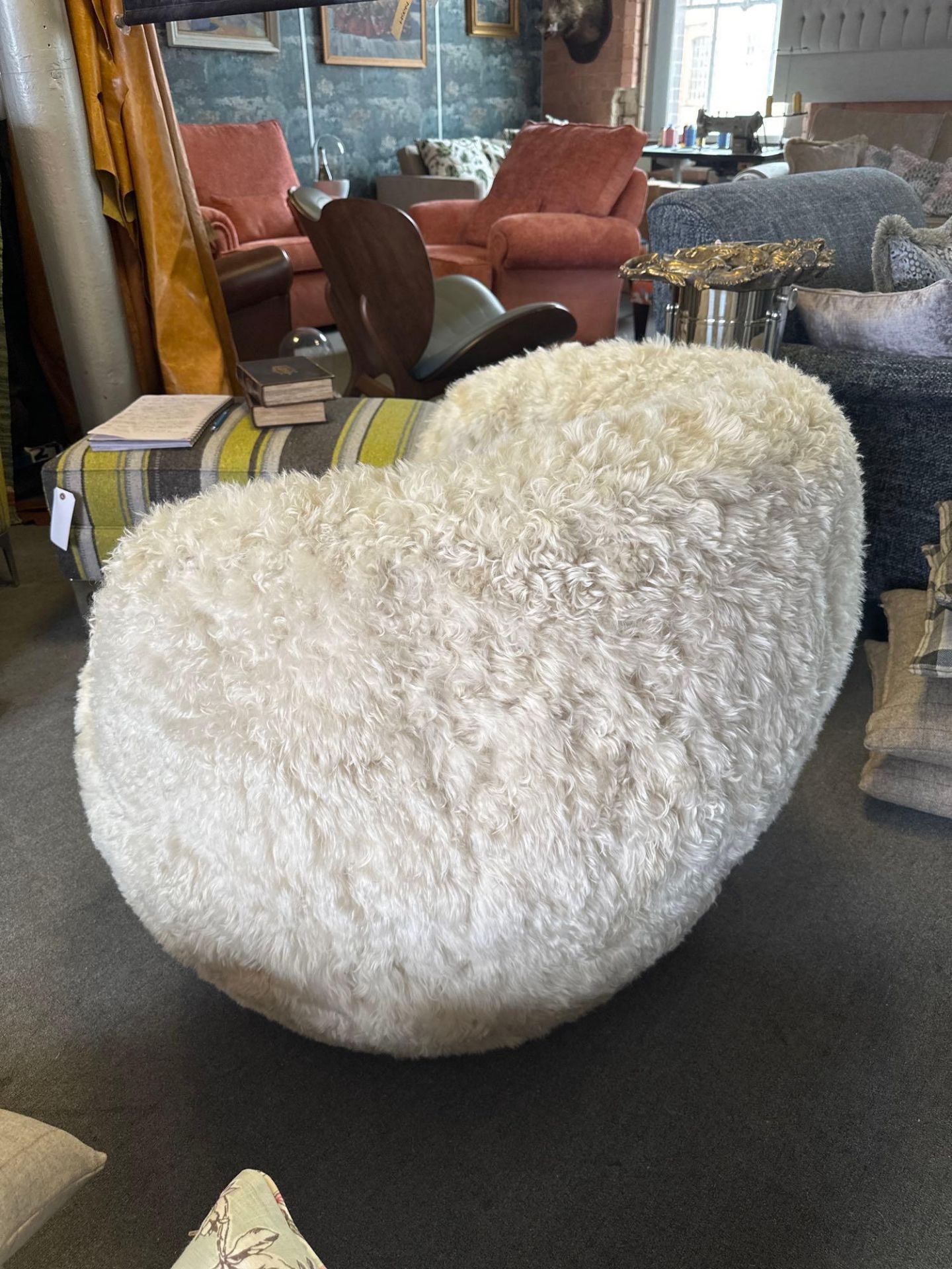 Sheepskin Swivel Chair â€“ Luxurious Comfort Meets Contemporary Design The Epitome Of Luxury And - Image 4 of 5