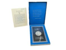 1983 UNCIRCULATED U.S. MORGAN SILVER DOLLAR GSA HOARD BLACK AND BLUE PACK