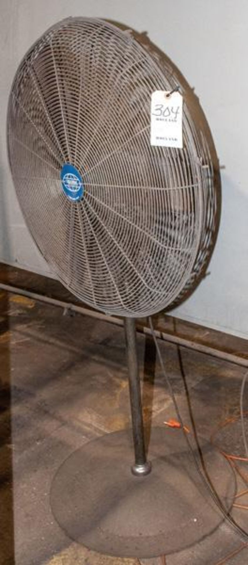 Global 30" pedestal fan