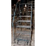 5-step stock ladder 350lb cap. w/wheels