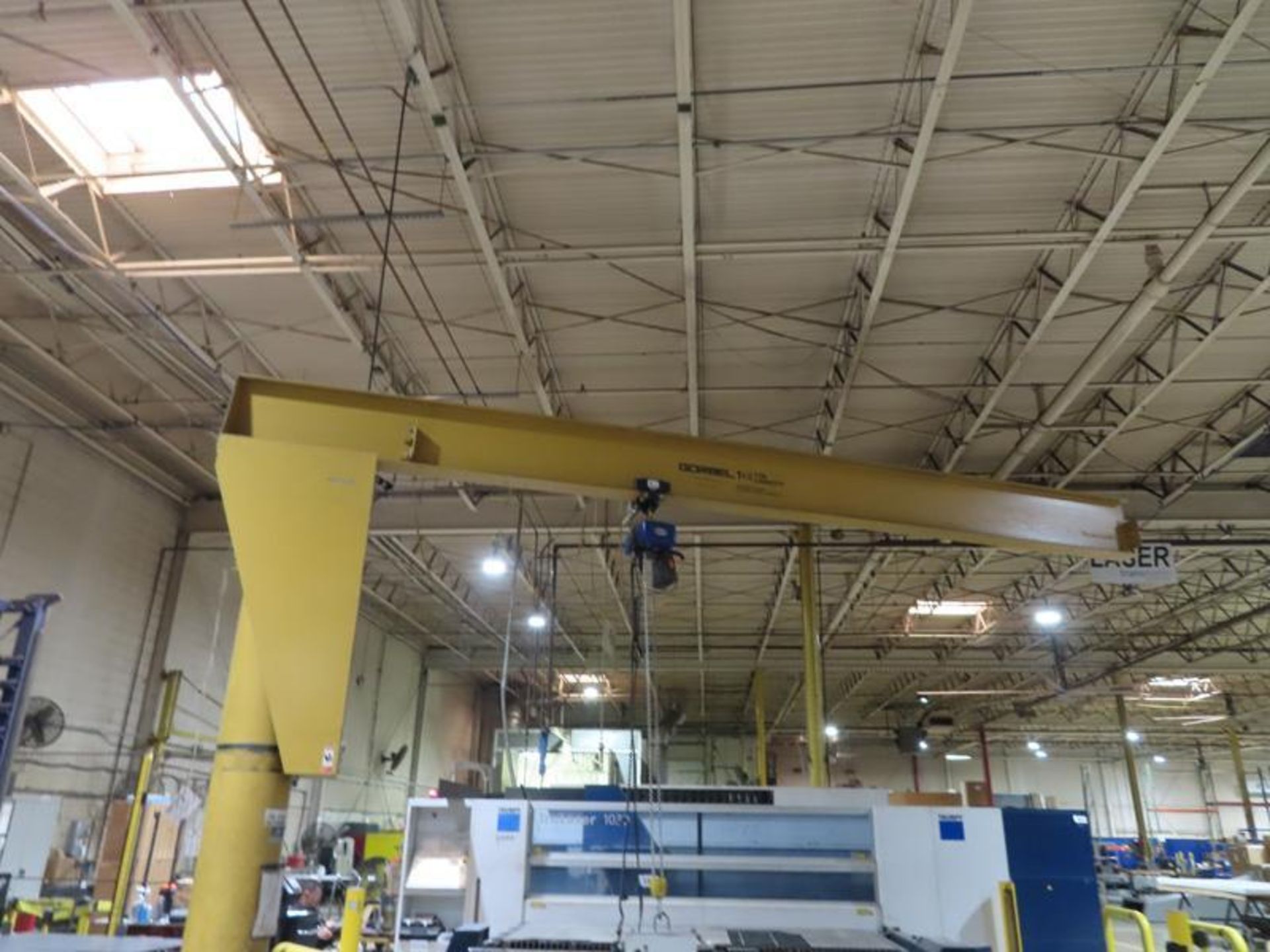 Gorbel 1.5 Ton Free Standing 360 Deg Jib Crane