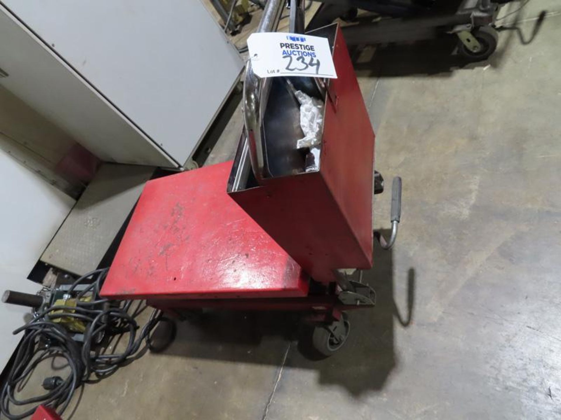 20" X 32" Approximately 500Lb. Capacity Die Lift Cart