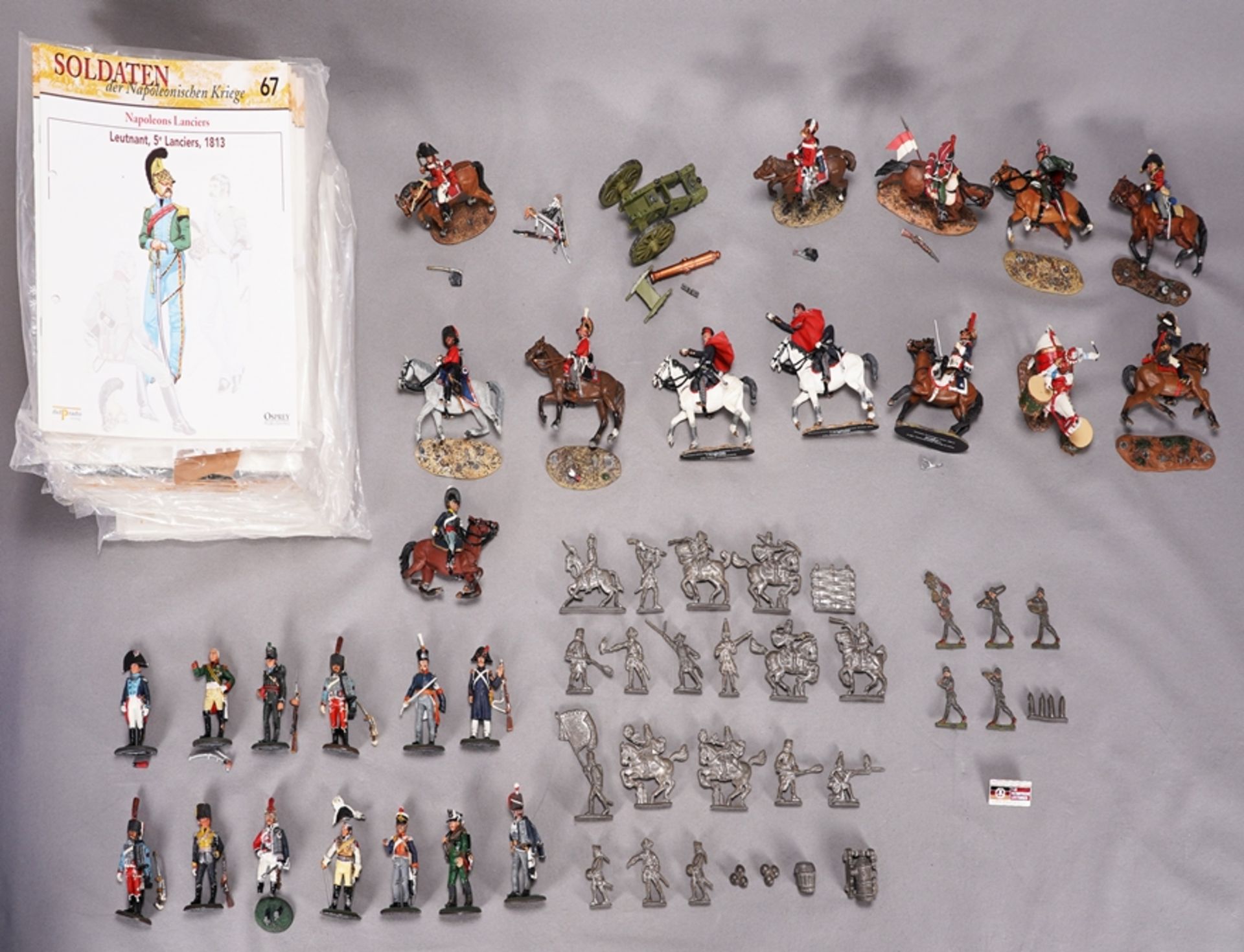 Large collection of pewter figures - Image 7 of 9