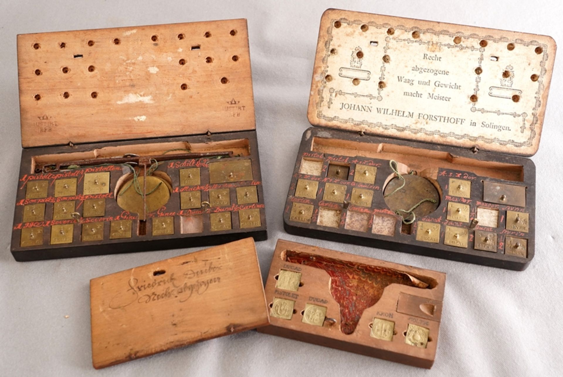 Coin scales and coin weights