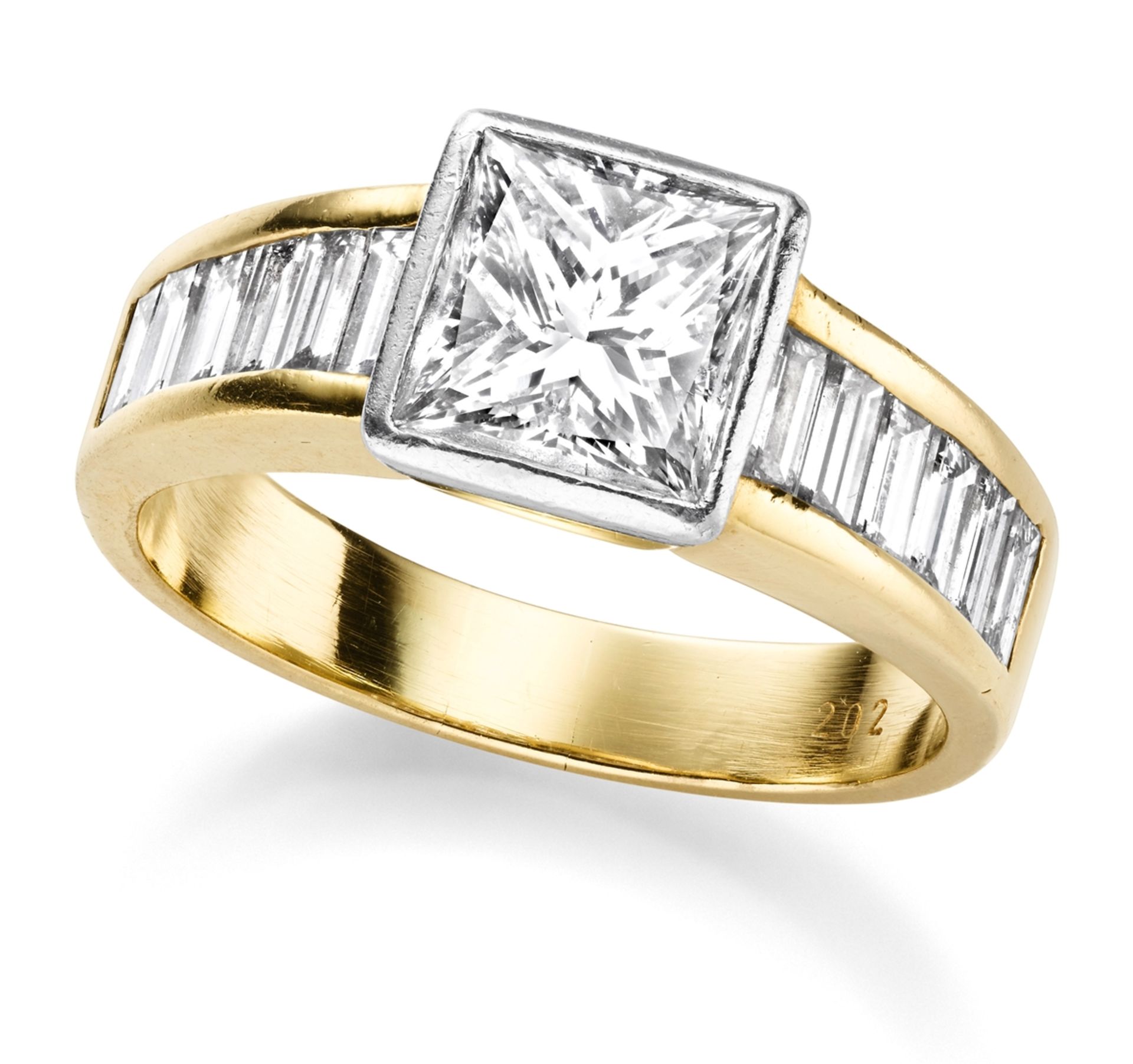 Bicolorer Ring mit Diamantsolitär im Princess-Cut von über 2 Carat