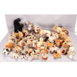 Mixed lot Steiff animals house and yard