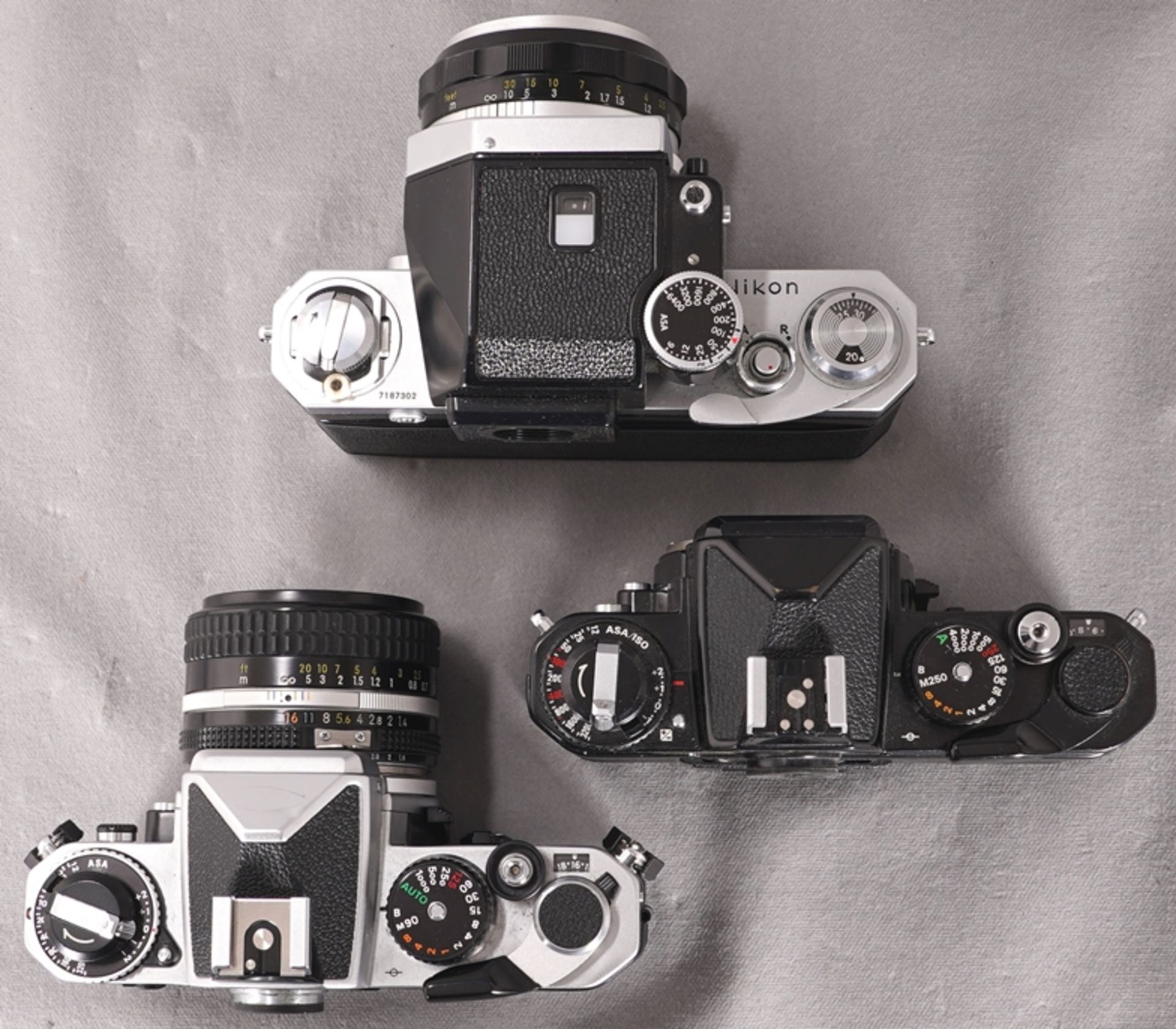 Drei Nikon Kameras - Bild 3 aus 4